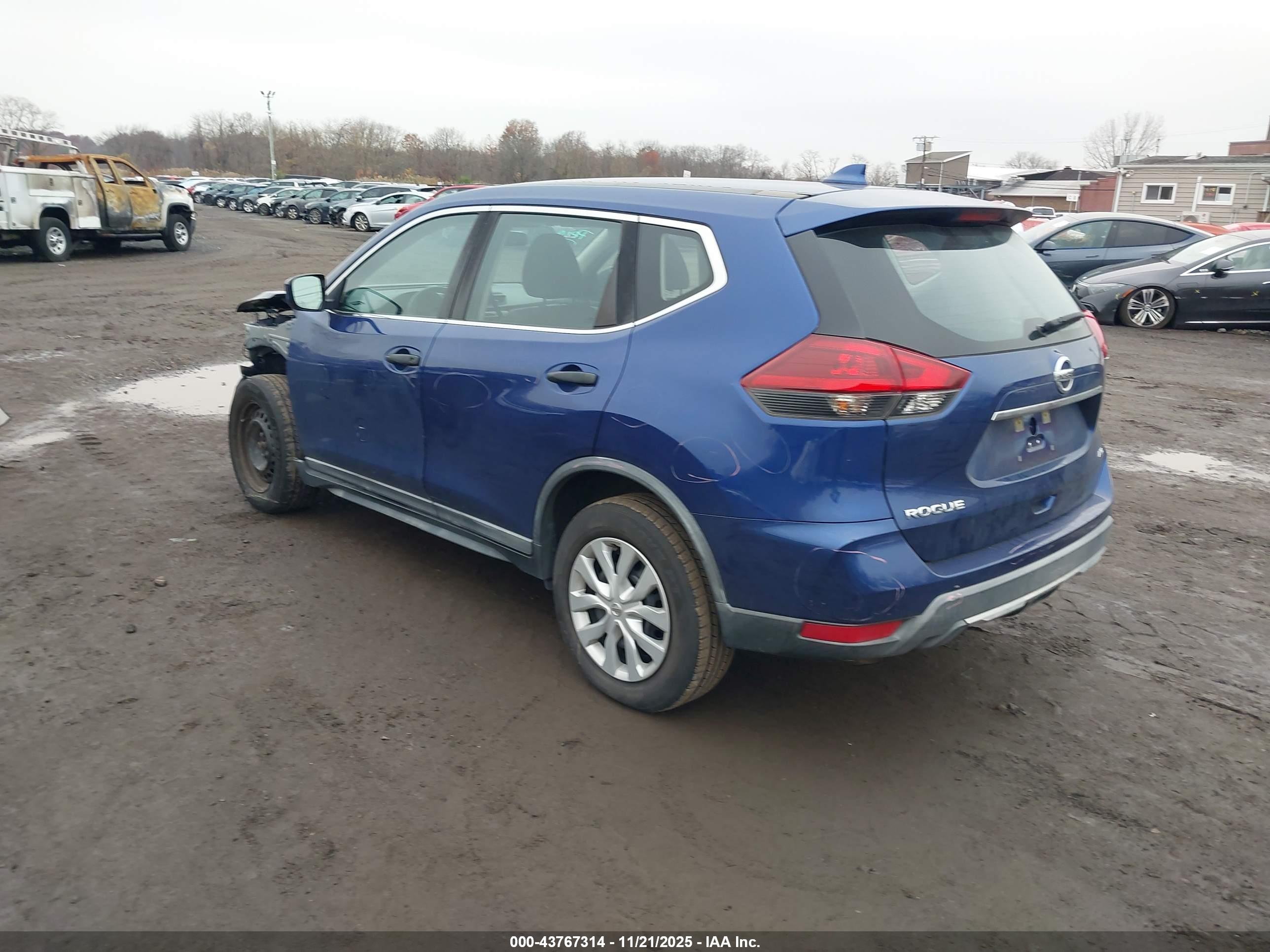 NISSAN ROGUE image 3