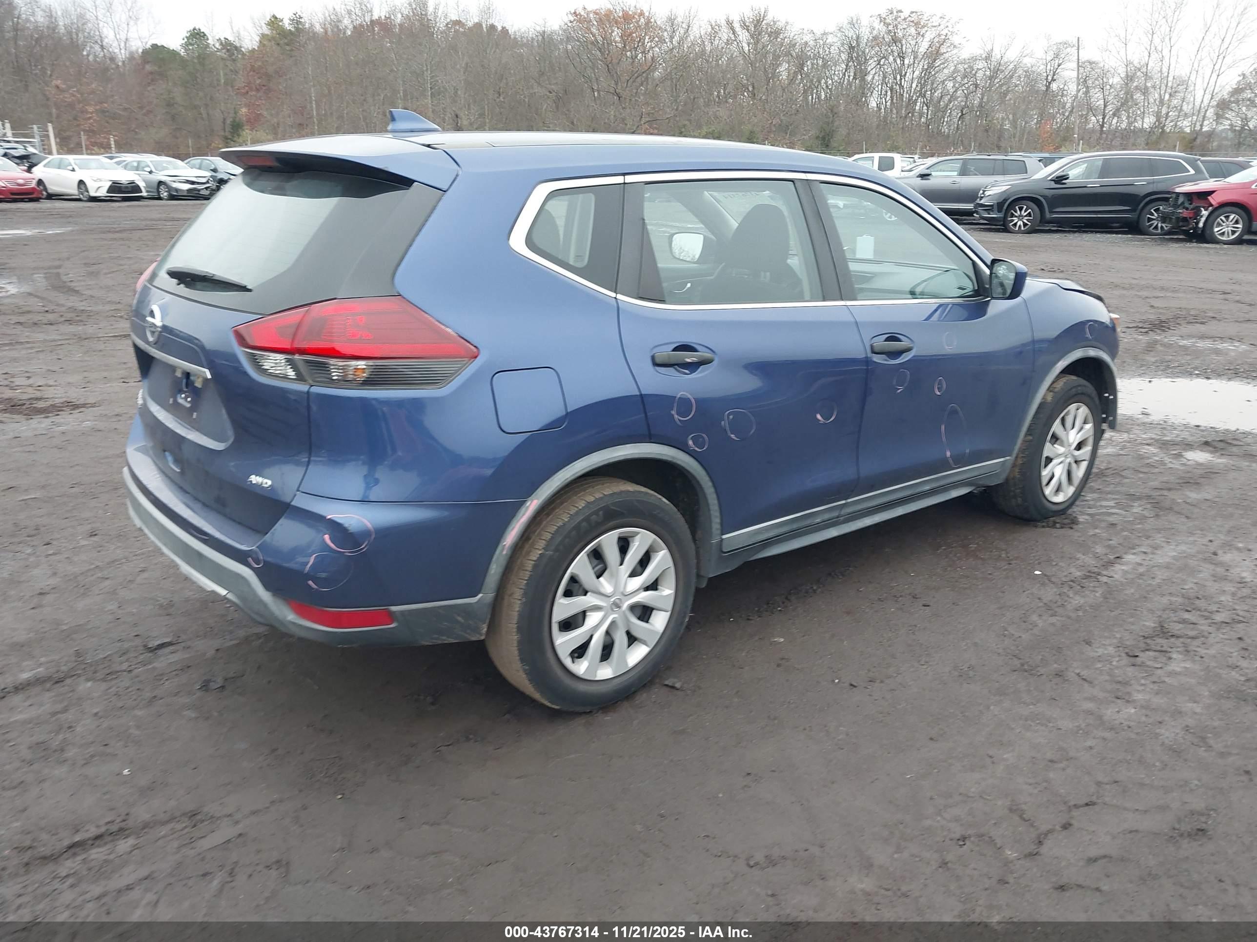NISSAN ROGUE image 4