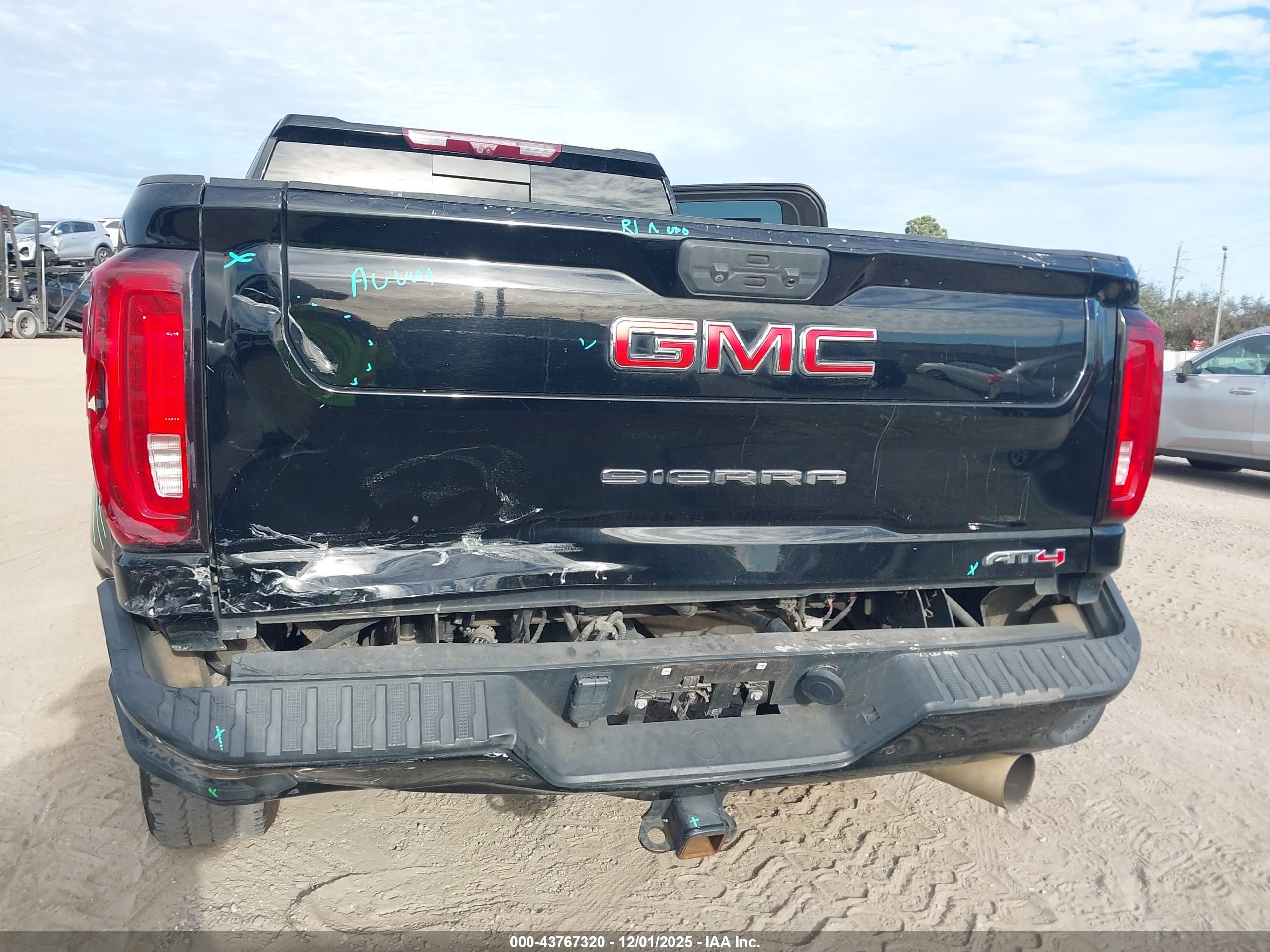 GMC SIERRA image 6