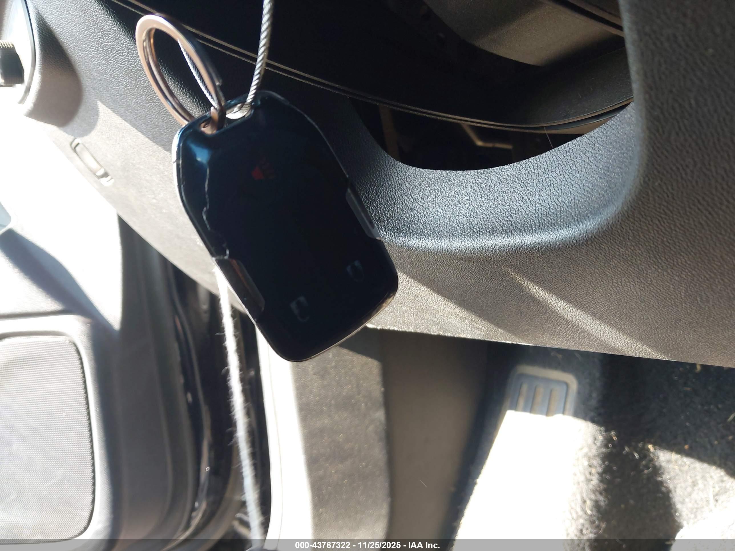 GMC TERRAIN image 11