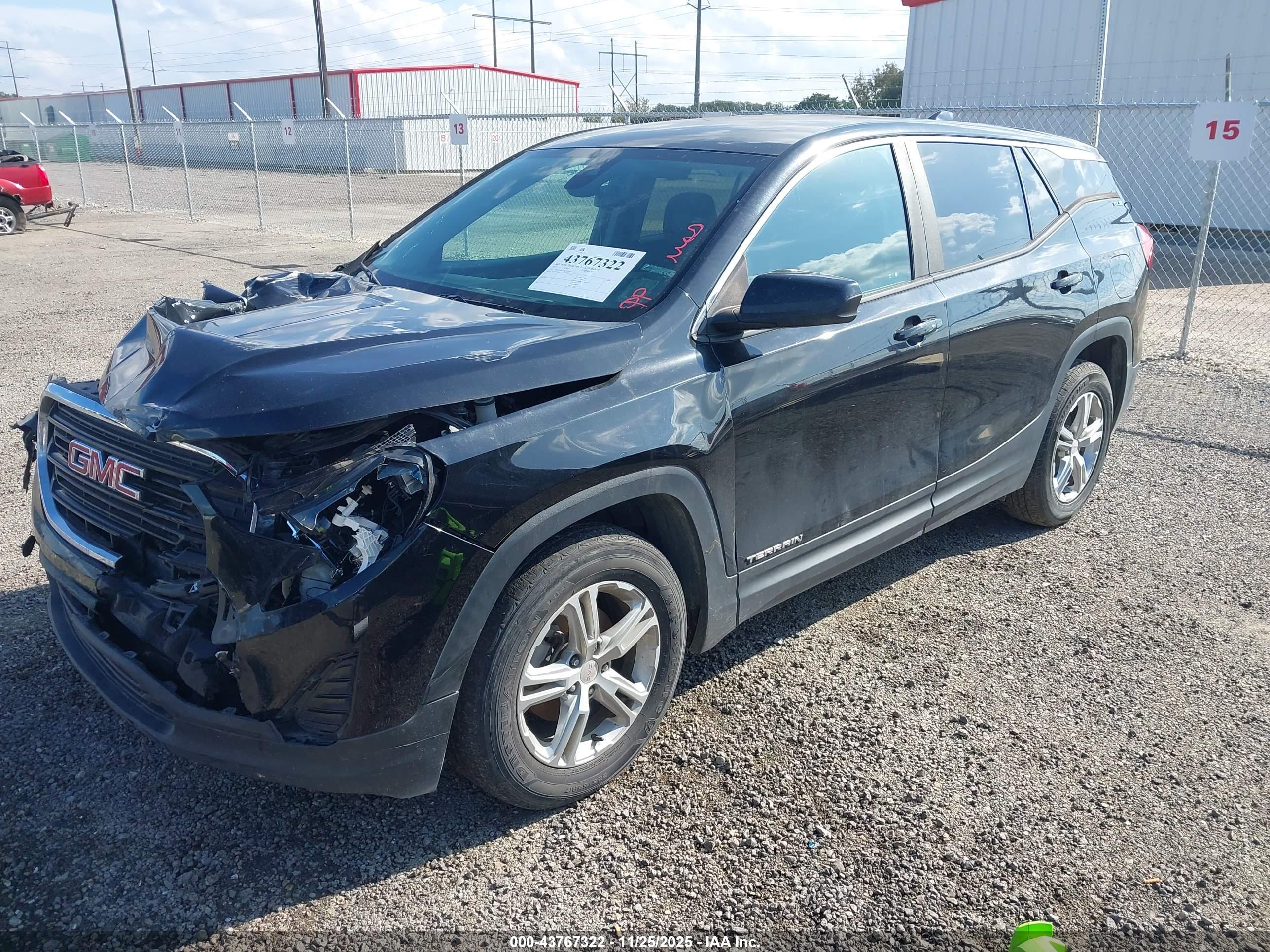 GMC TERRAIN image 2