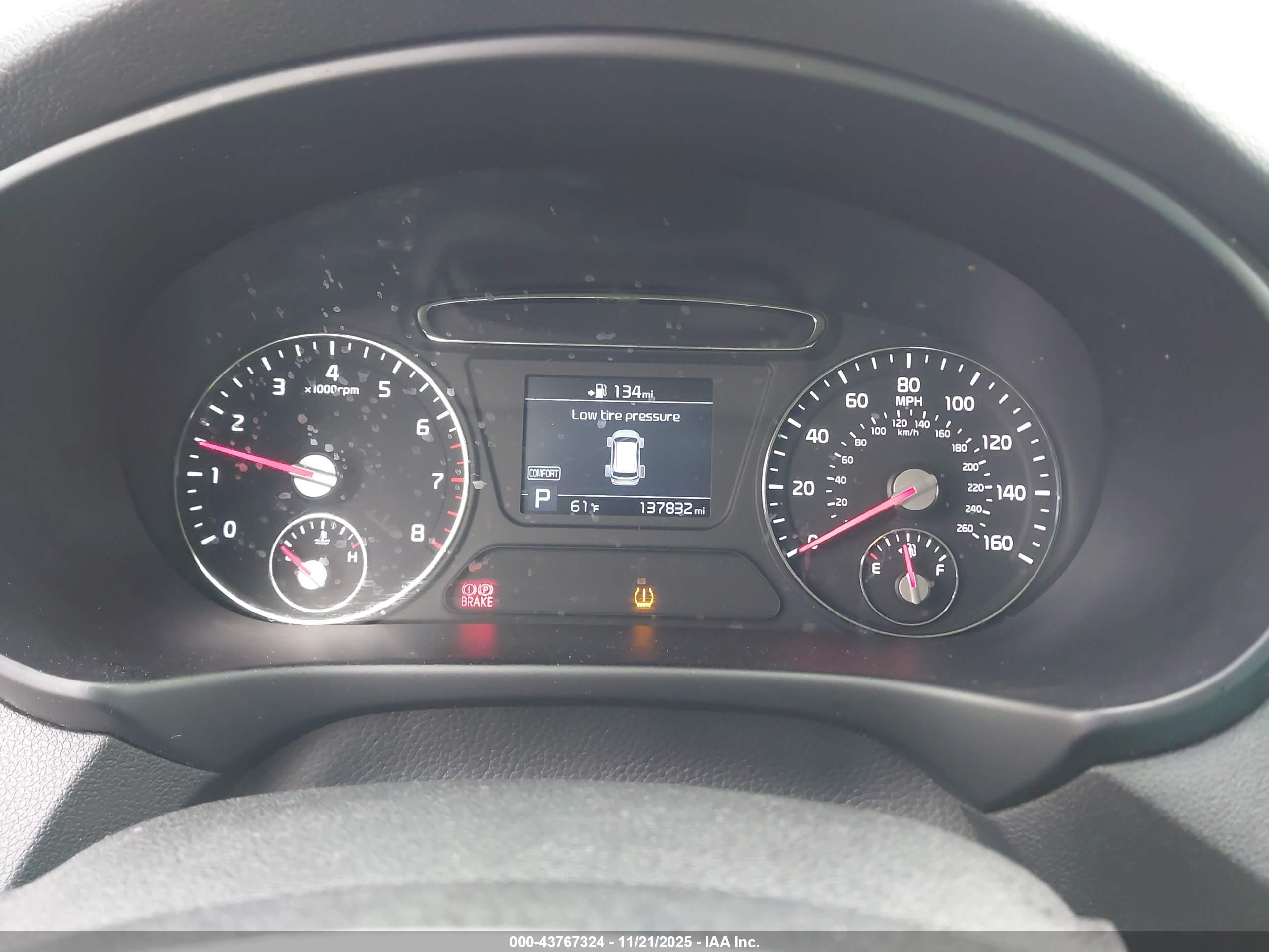 KIA SORENTO image 7