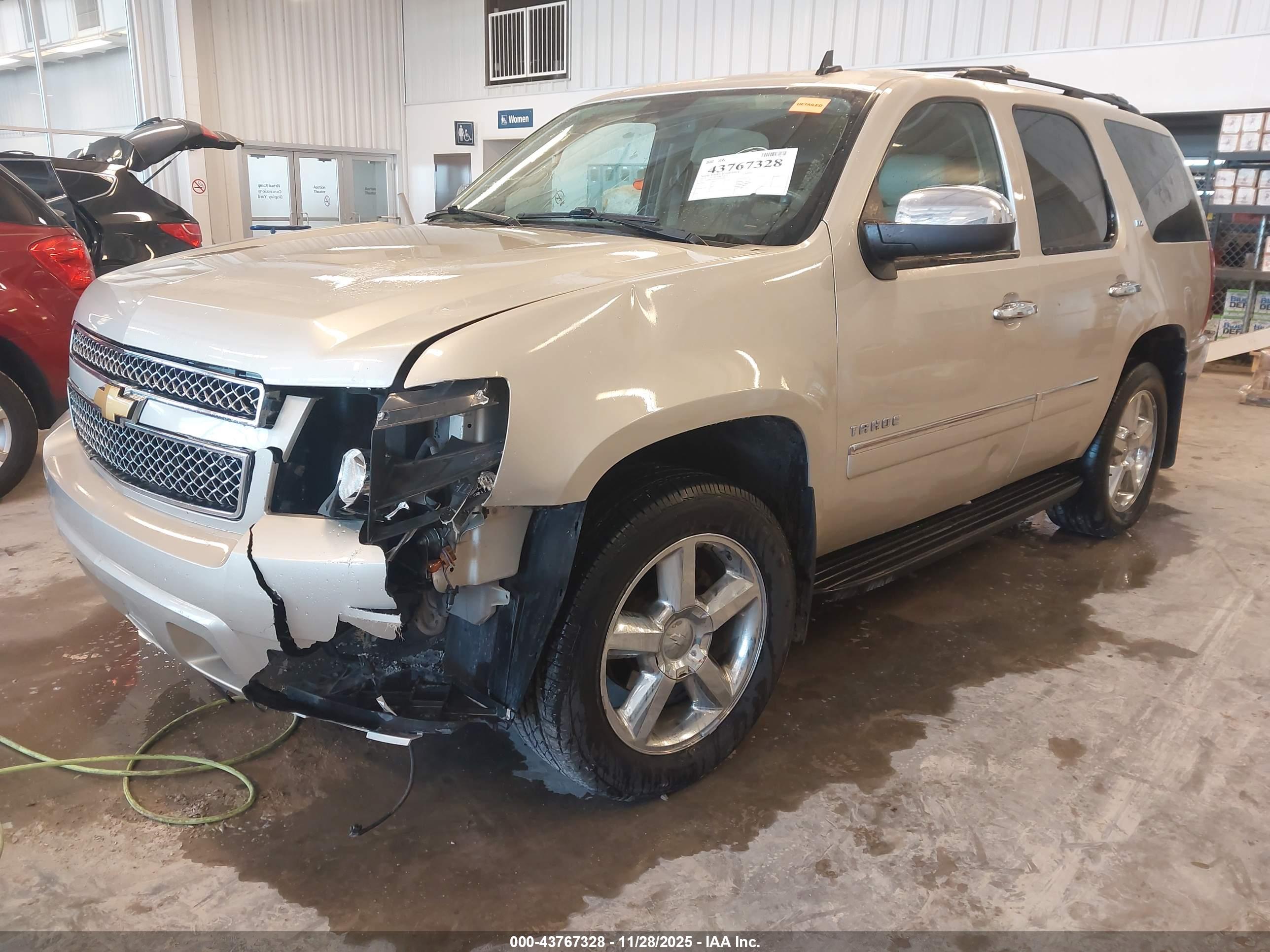 CHEVROLET TAHOE image 2