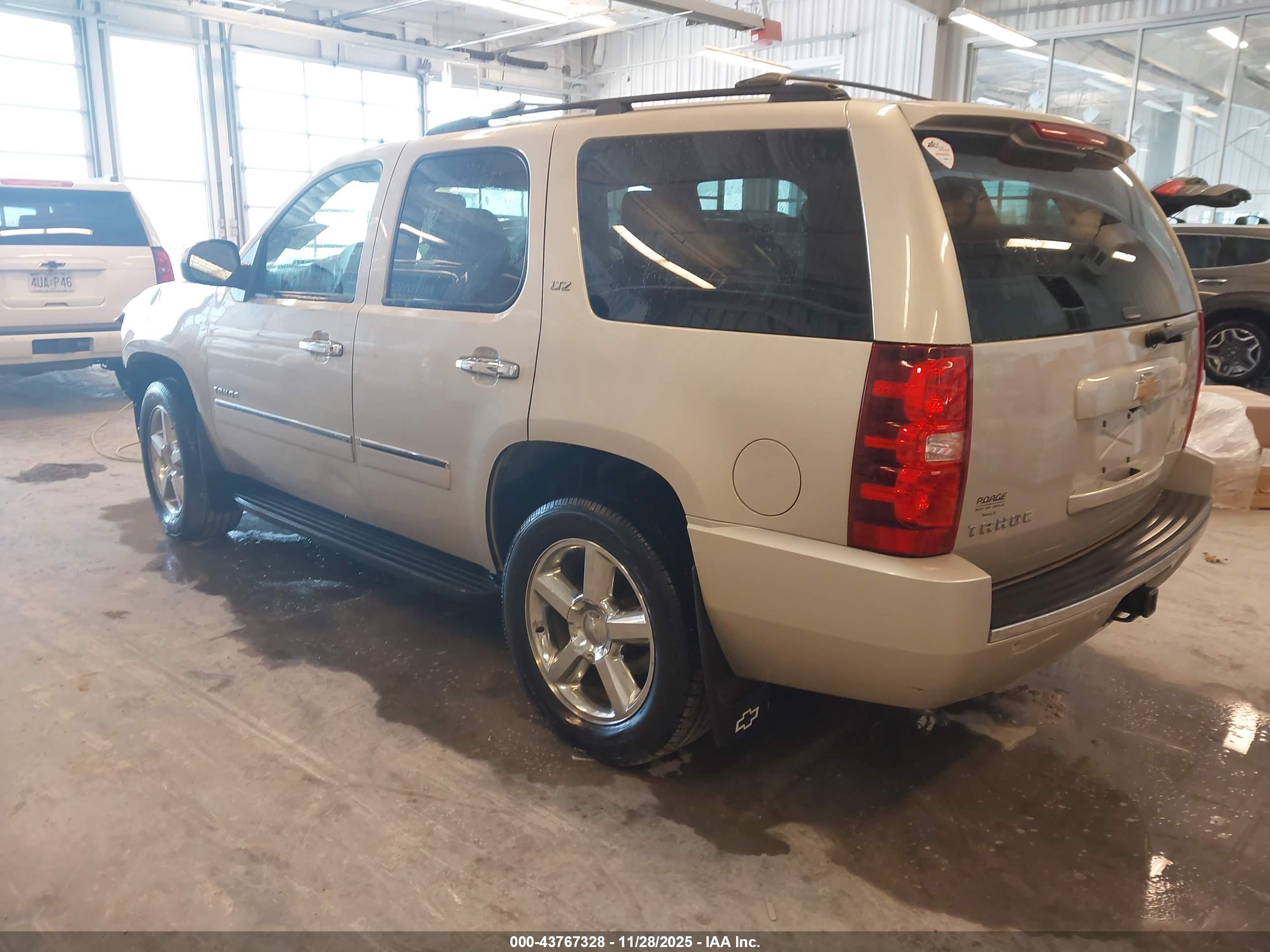 CHEVROLET TAHOE image 3