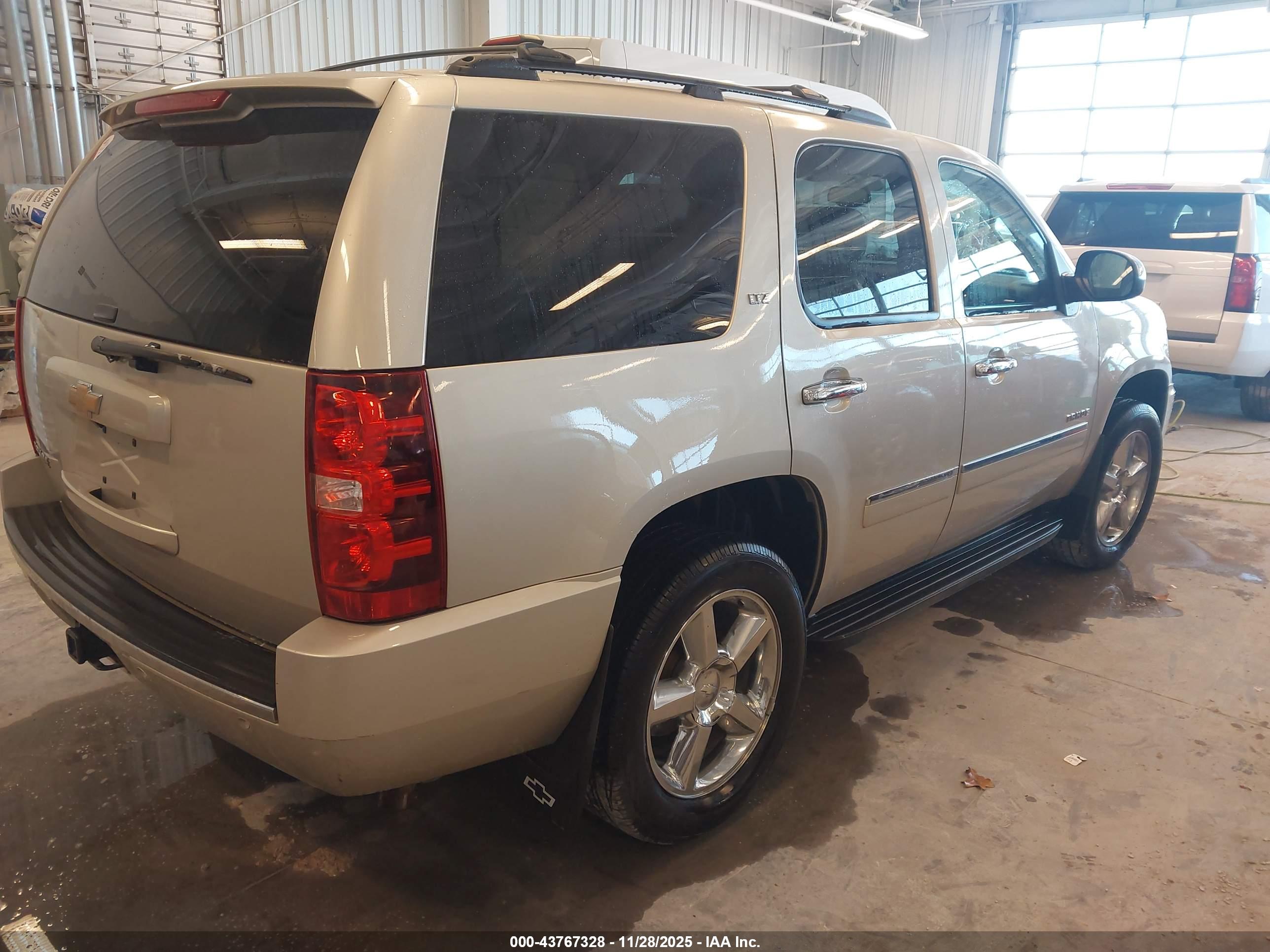 CHEVROLET TAHOE image 4