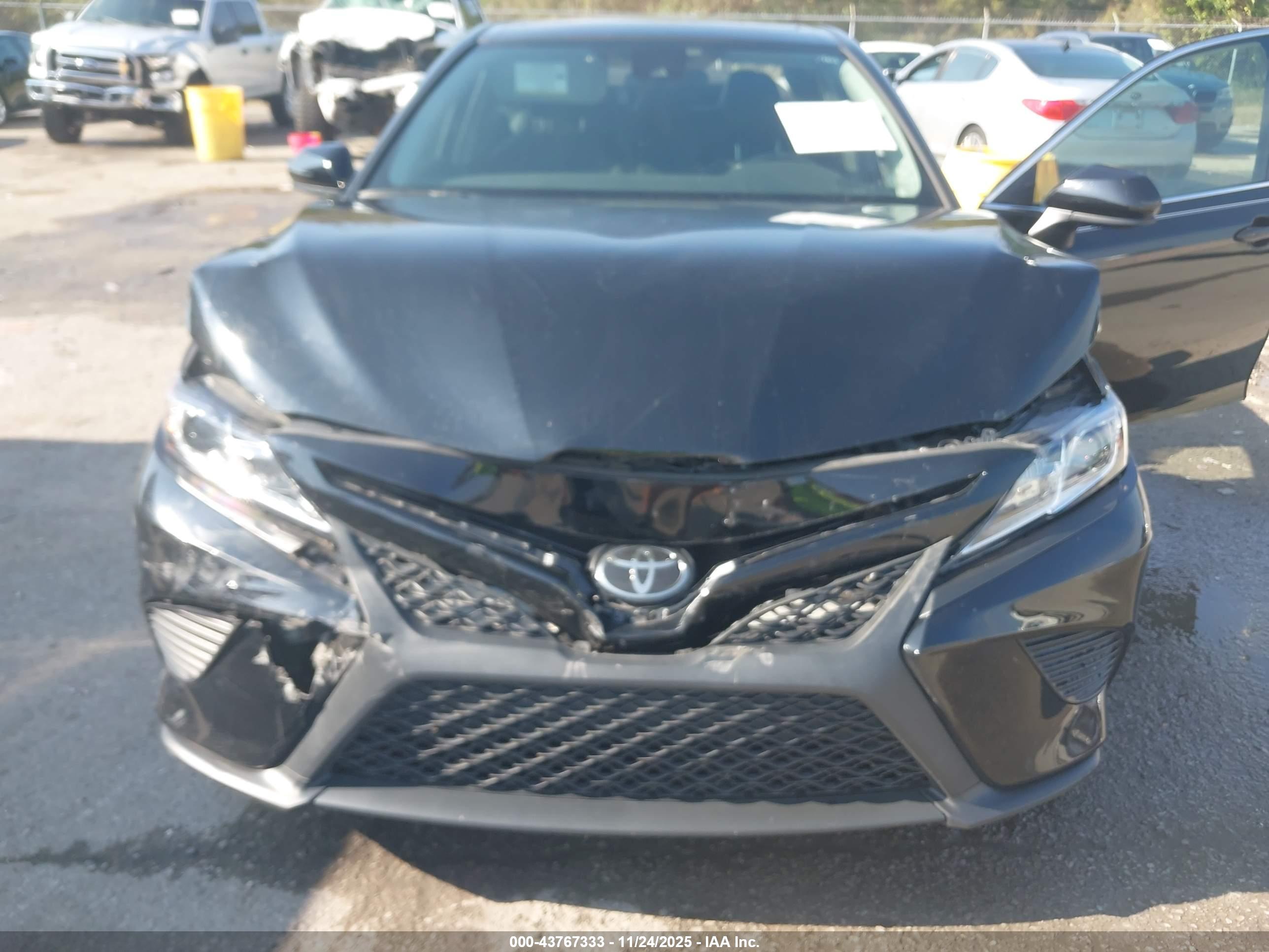 TOYOTA CAMRY image 10