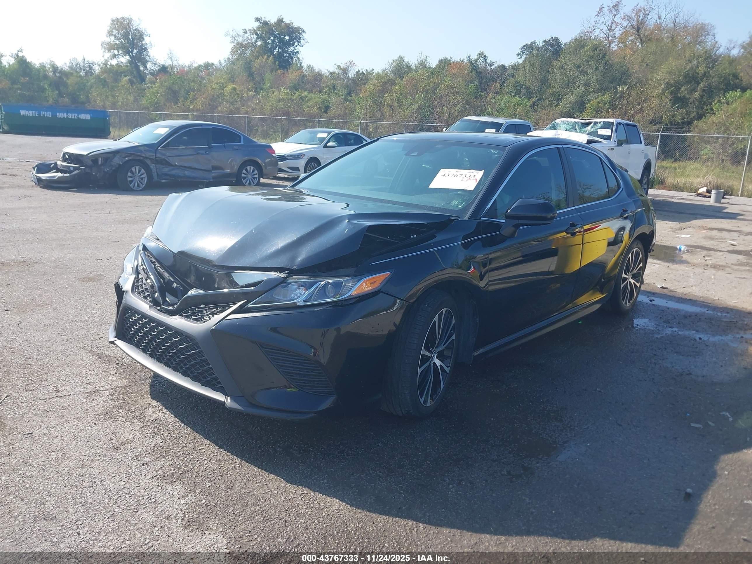 TOYOTA CAMRY image 2