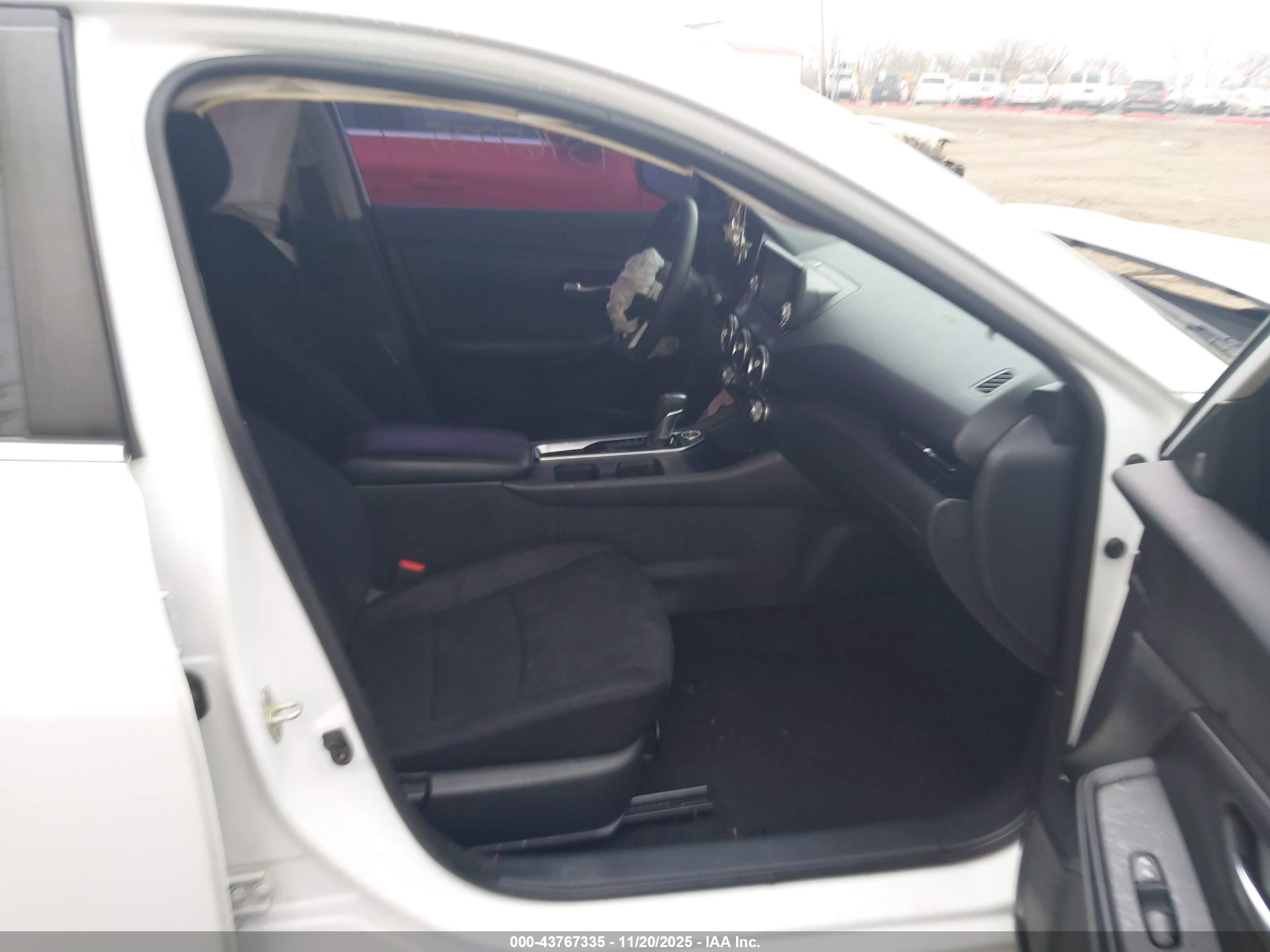 NISSAN SENTRA image 5