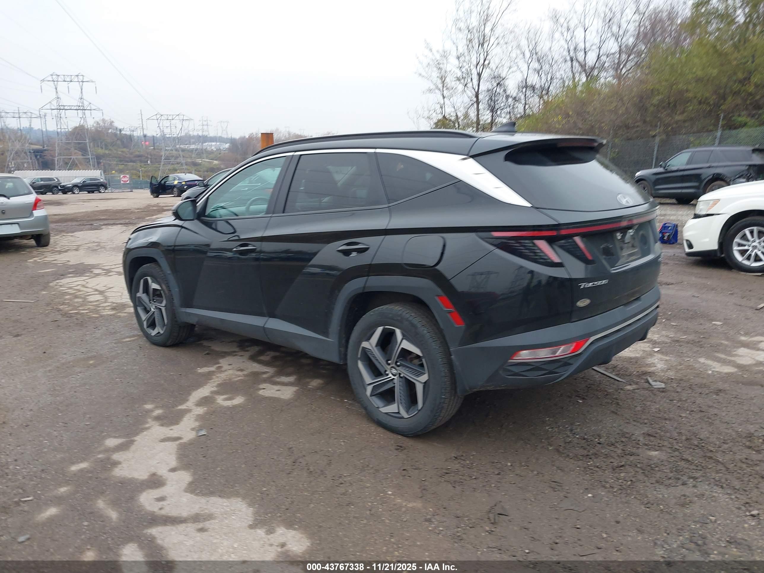 HYUNDAI TUCSON image 3
