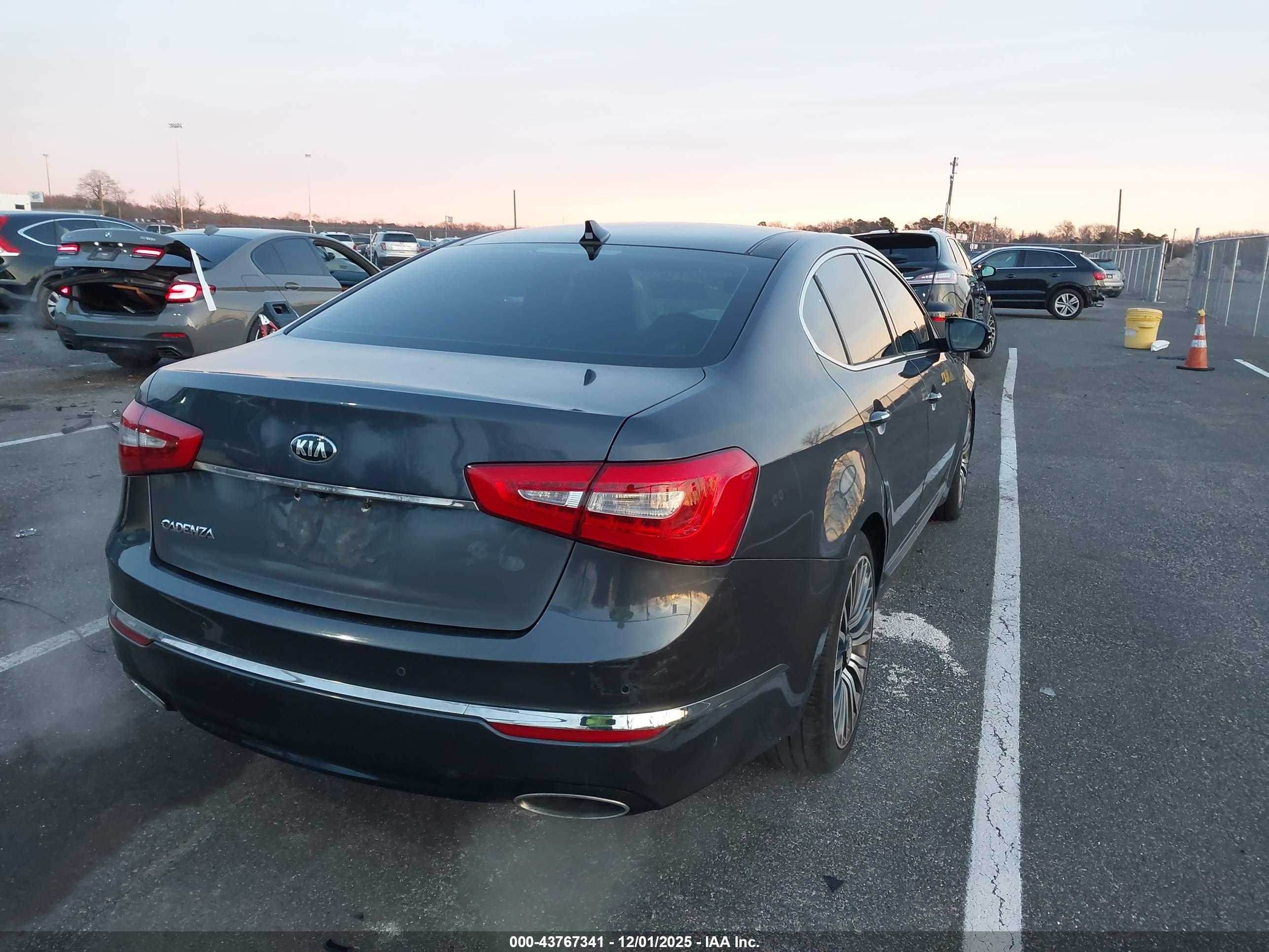 KIA CADENZA image 4