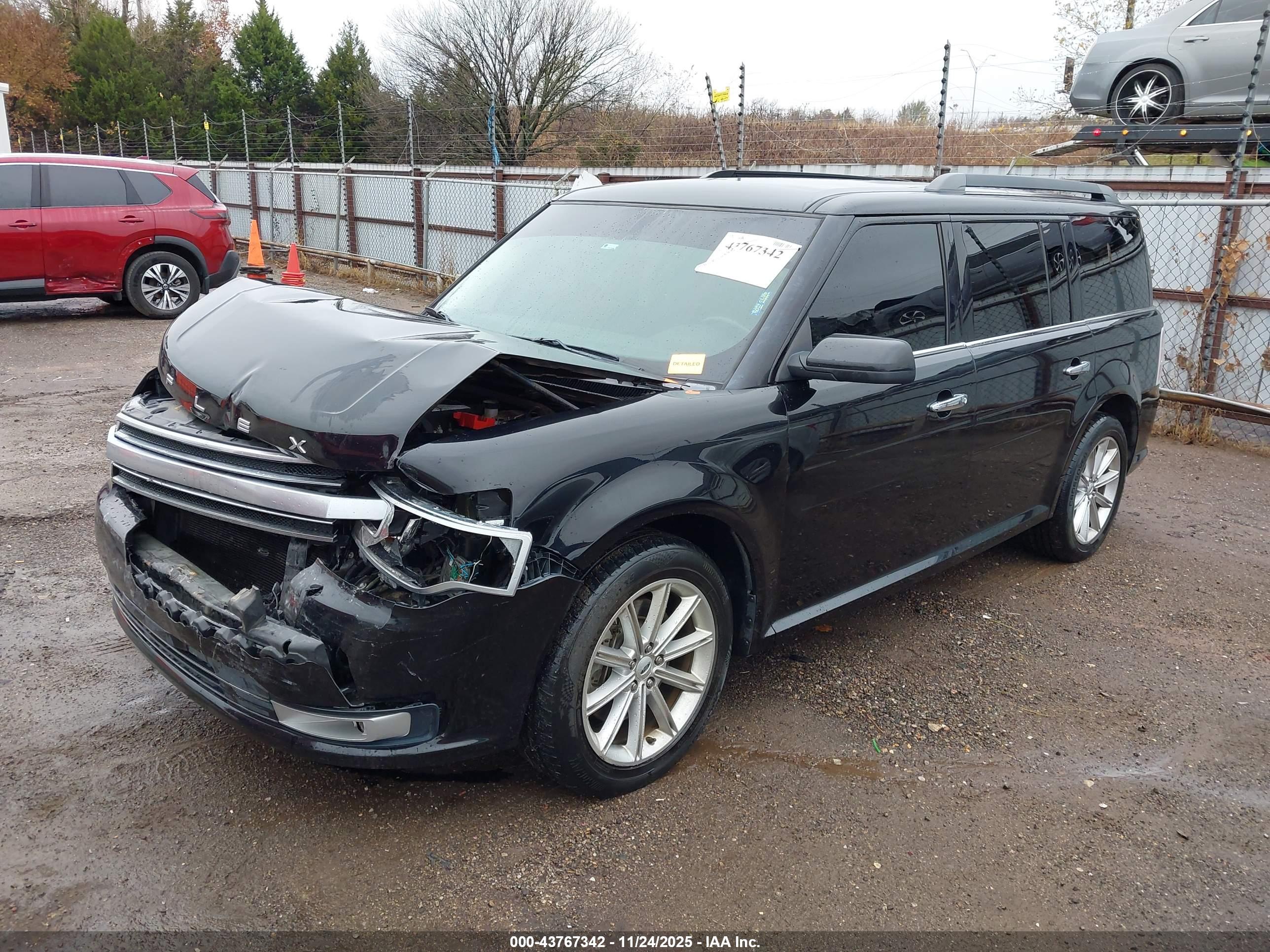FORD FLEX image 2