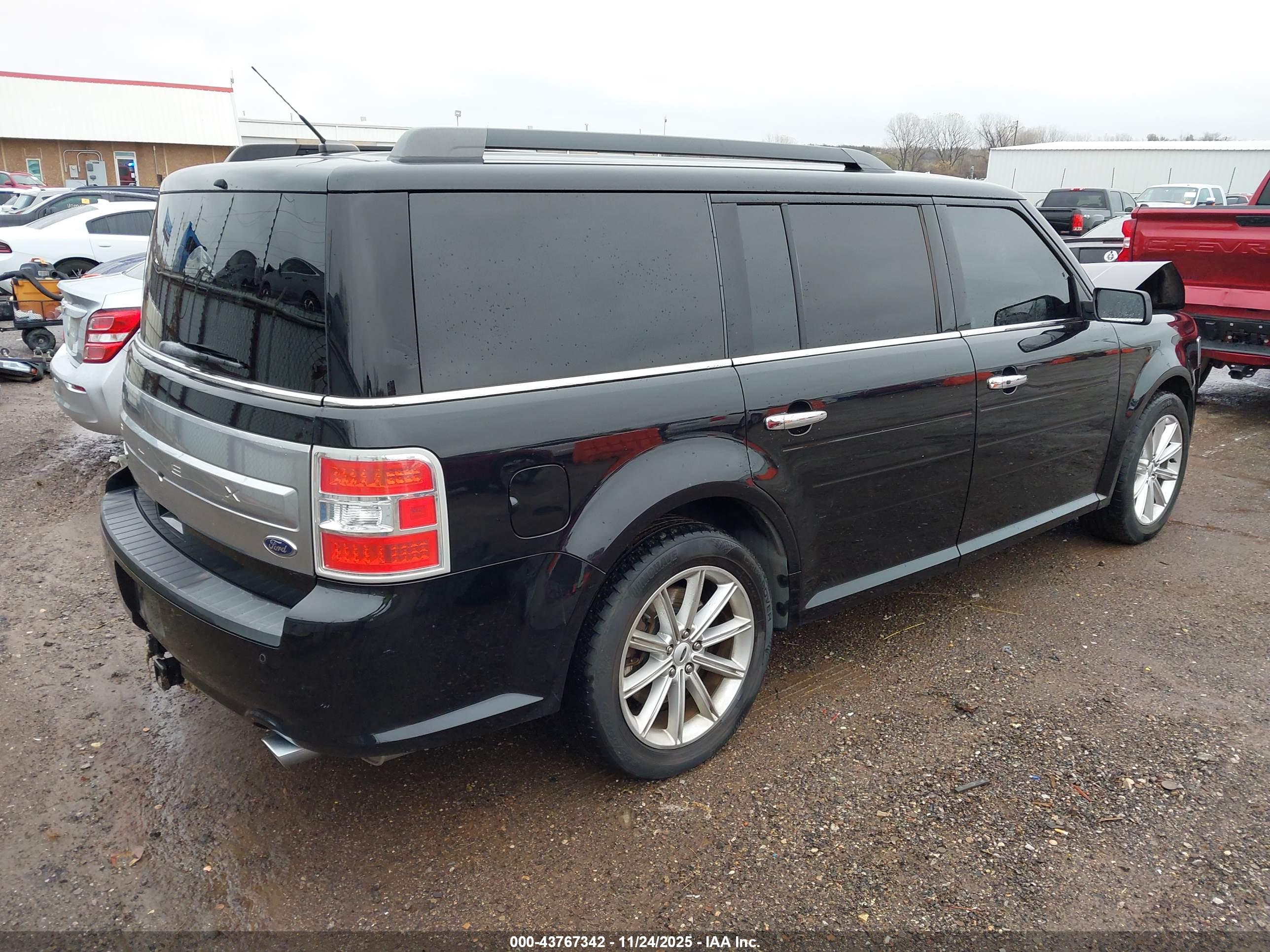 FORD FLEX image 4