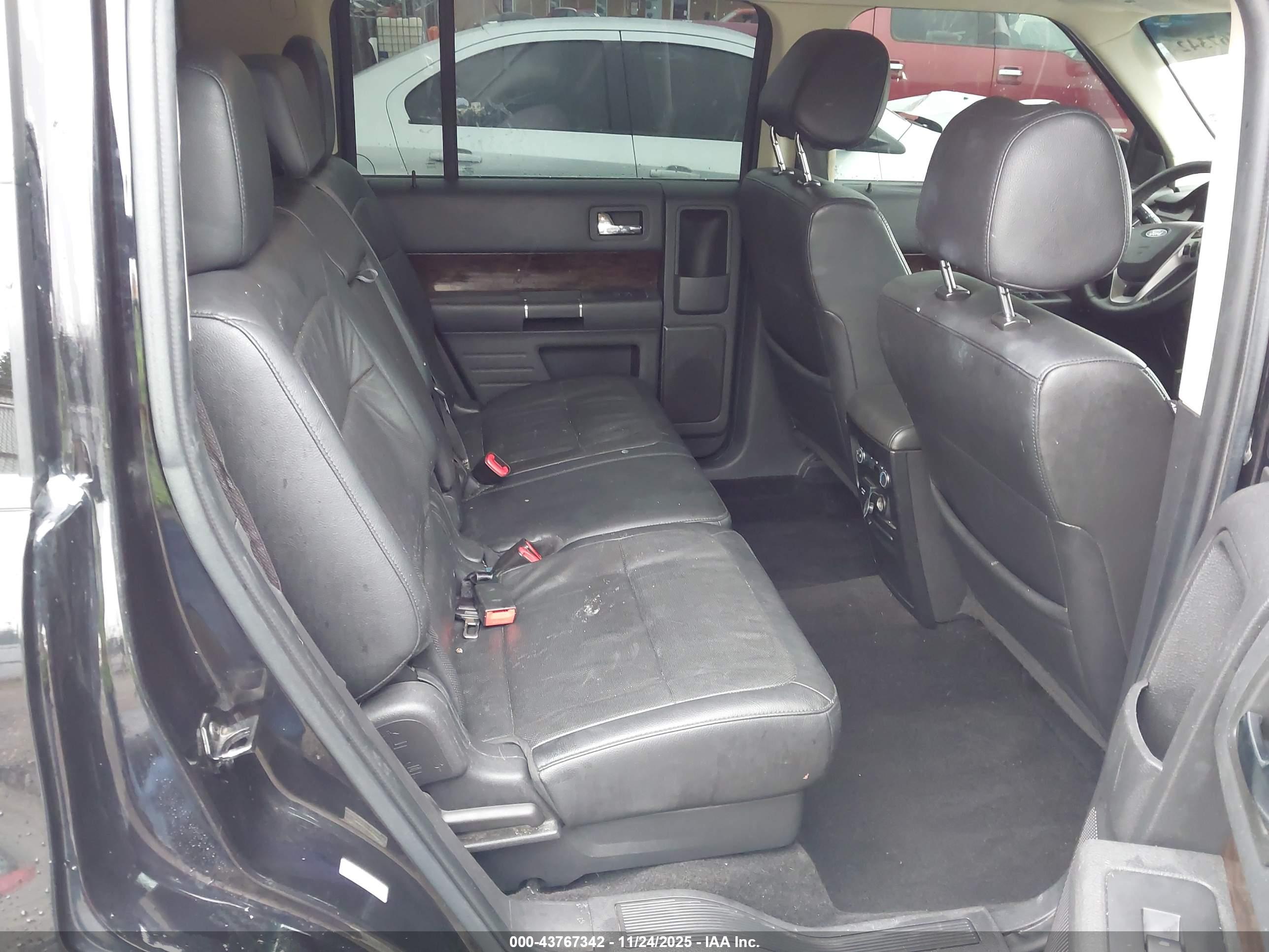 FORD FLEX image 8