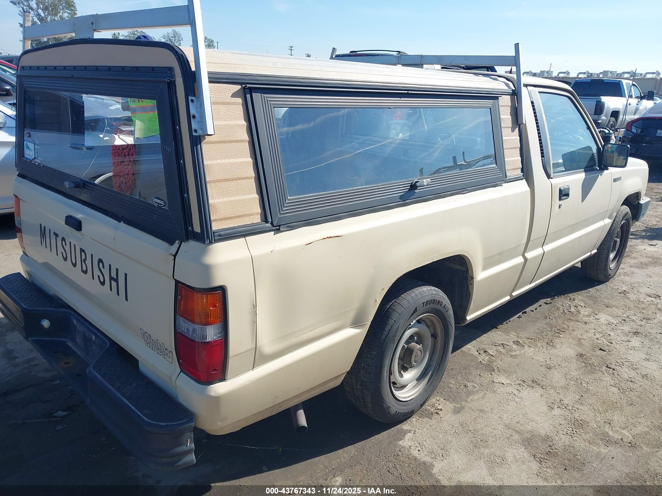 MITSUBISHI MIGHTY image 4
