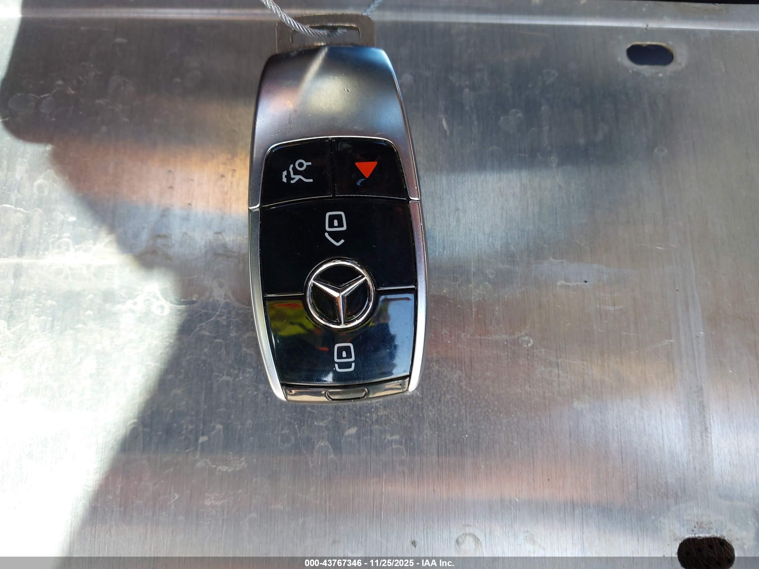 MERCEDES-BENZ CLS image 11