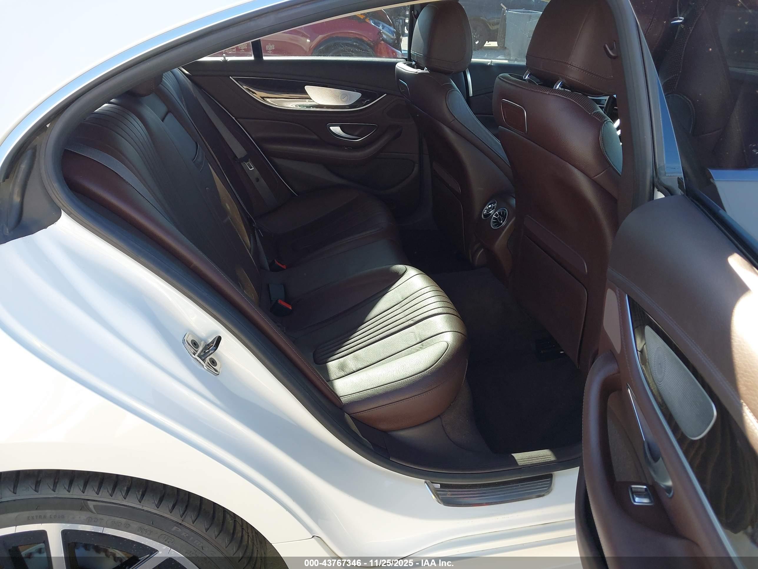 MERCEDES-BENZ CLS image 8