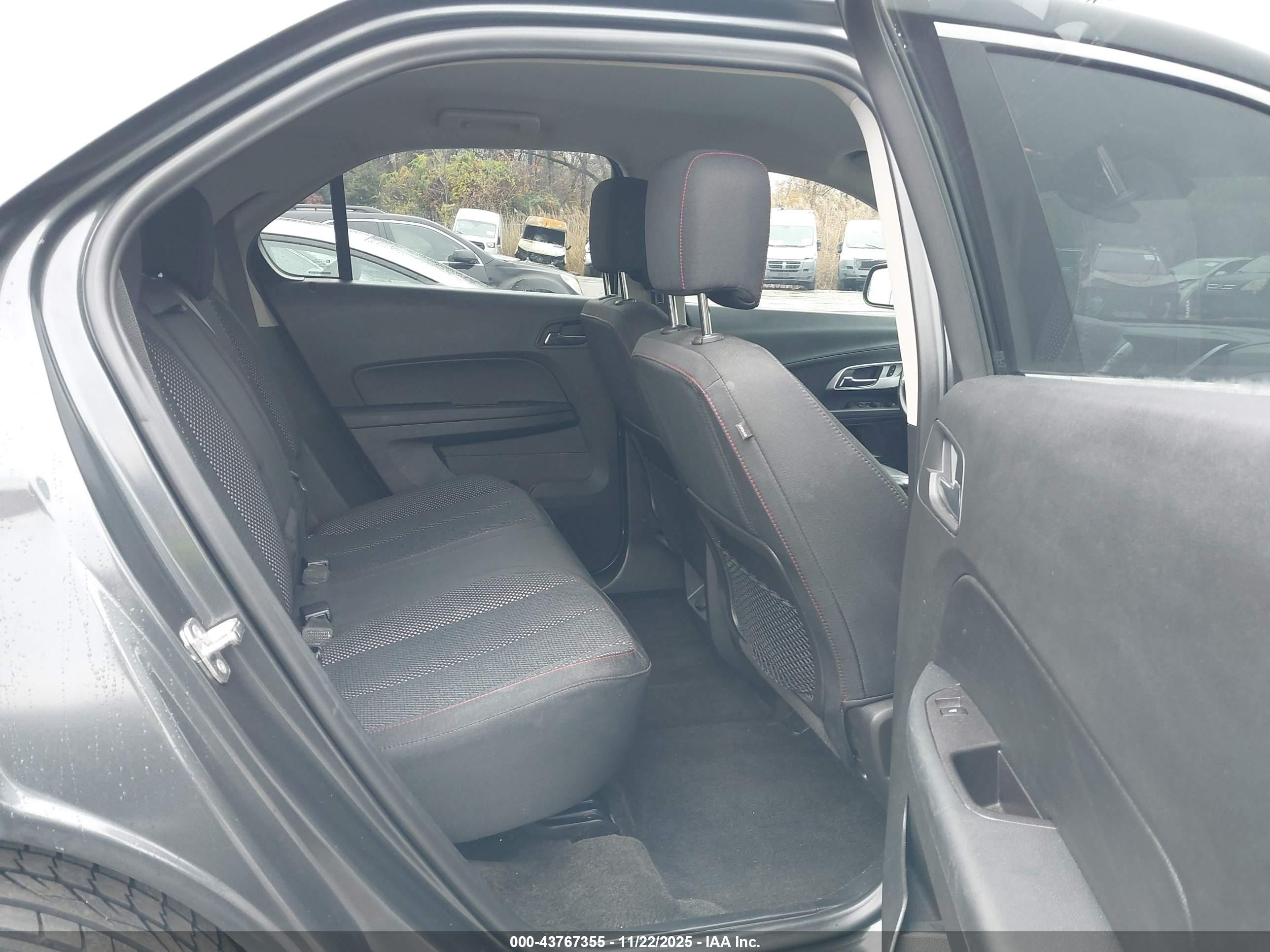 CHEVROLET EQUINOX image 8
