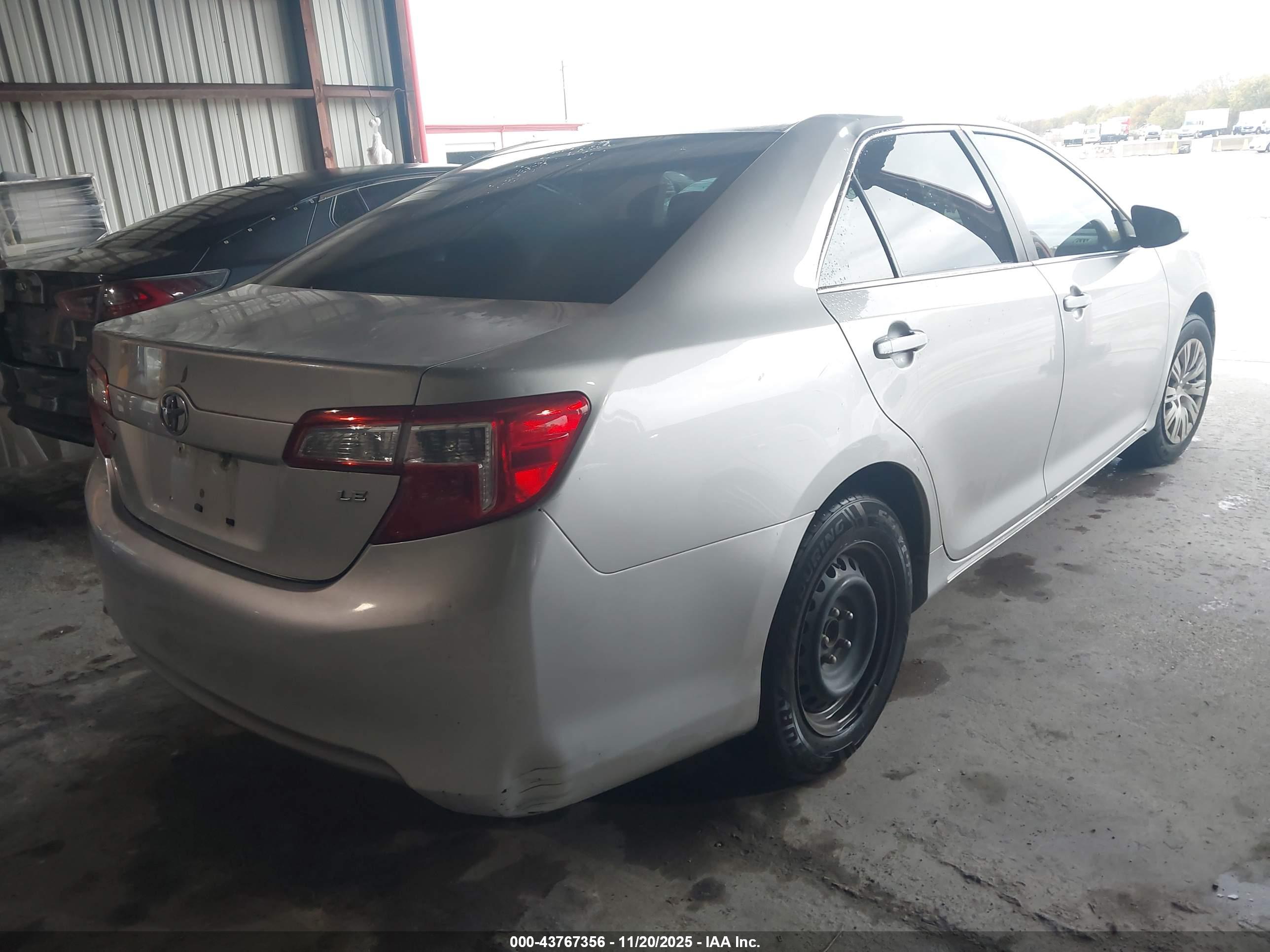 TOYOTA CAMRY image 4
