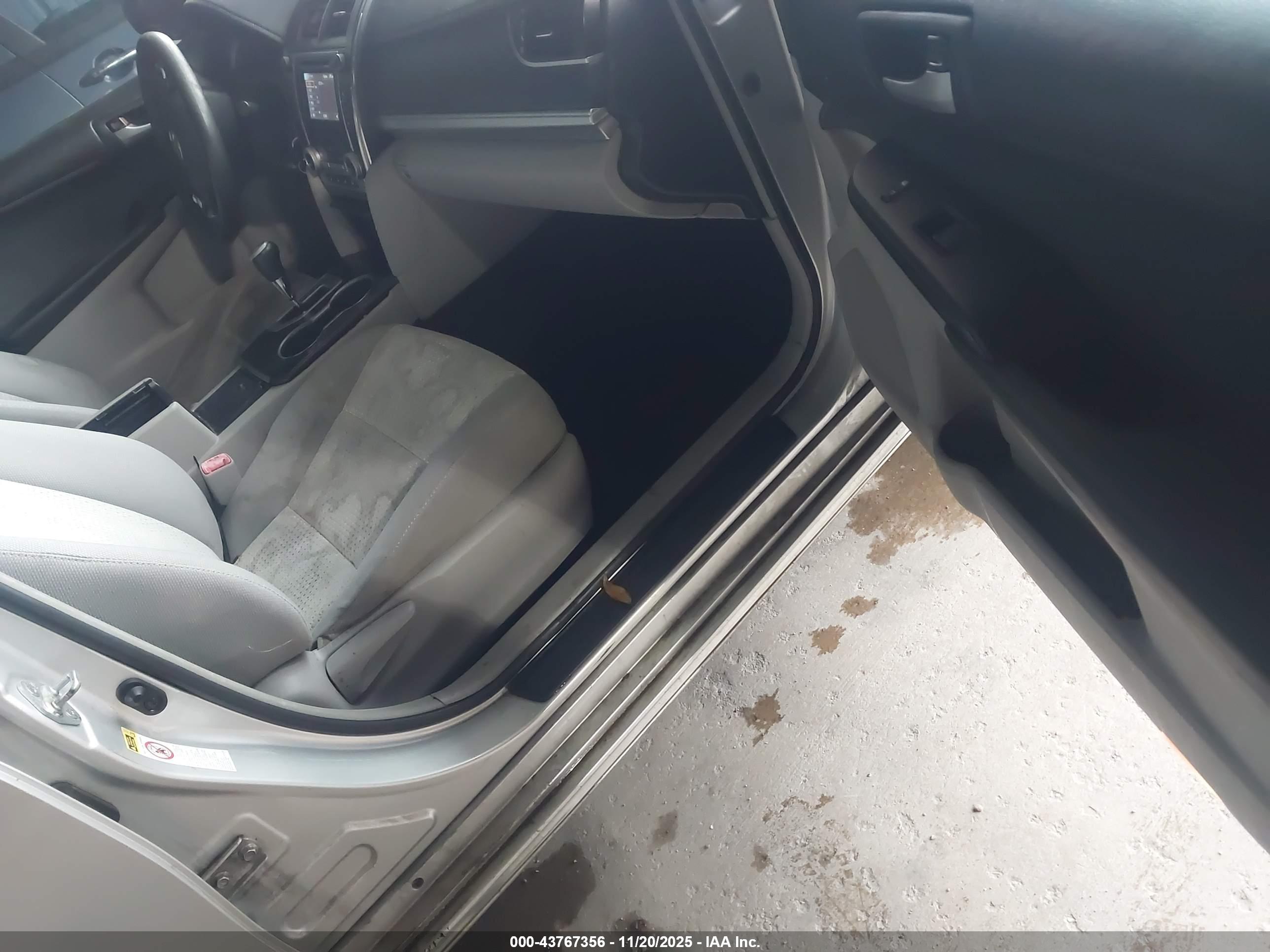 TOYOTA CAMRY image 5