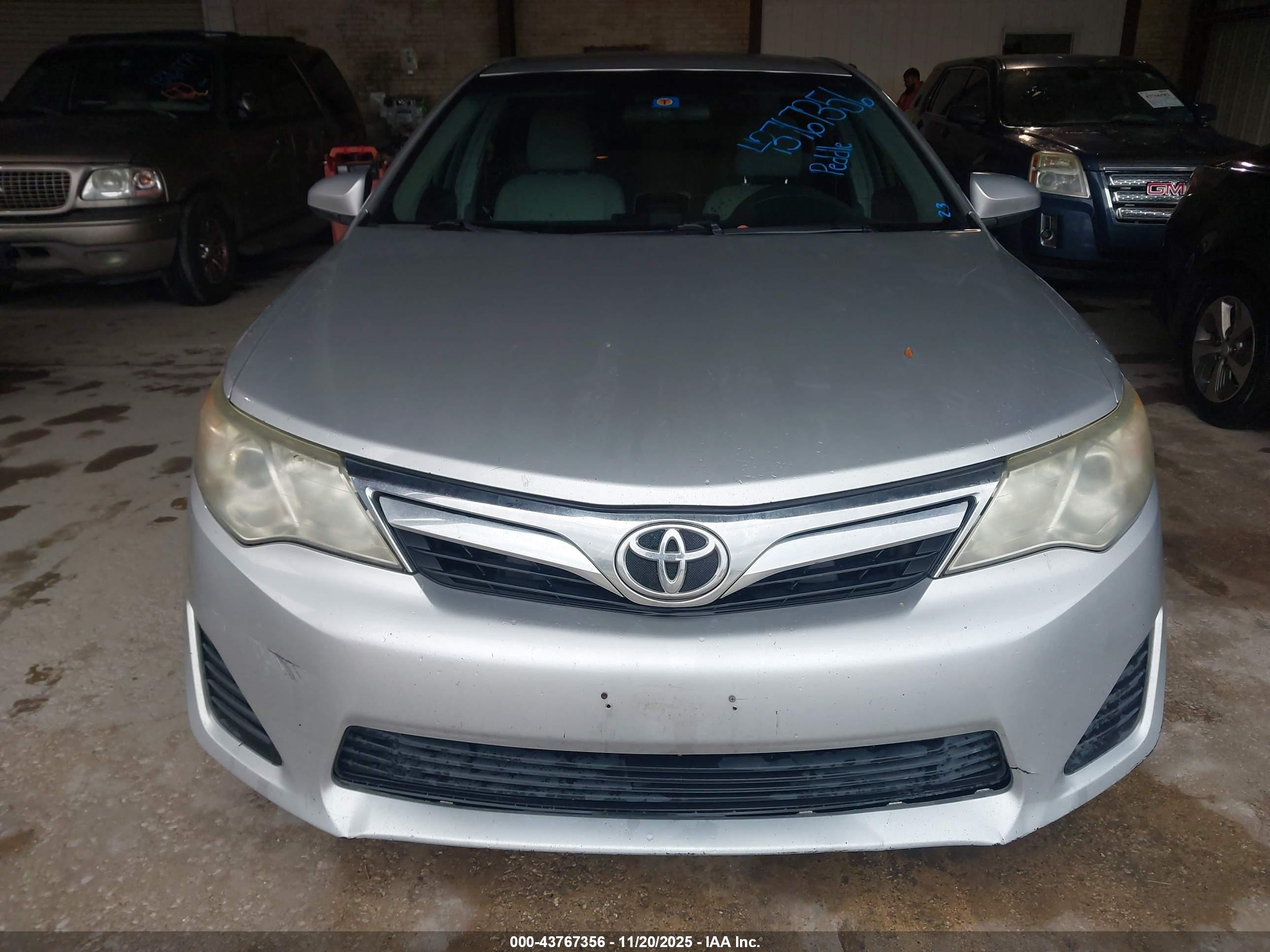 TOYOTA CAMRY image 6