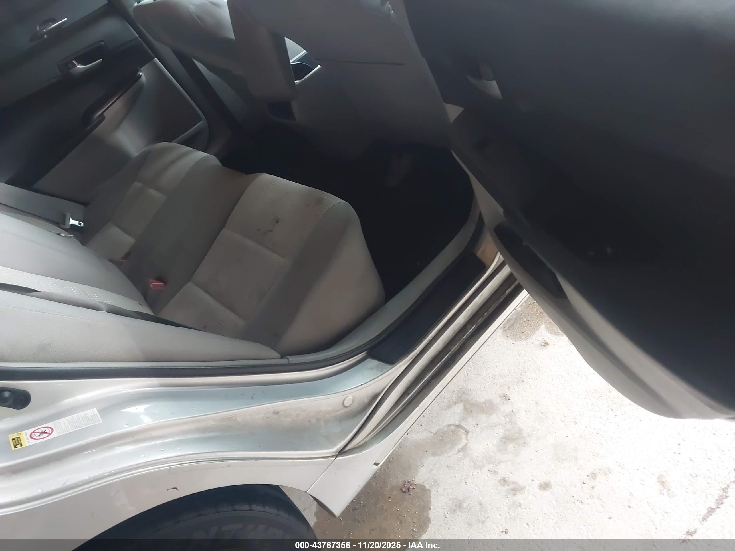 TOYOTA CAMRY image 8