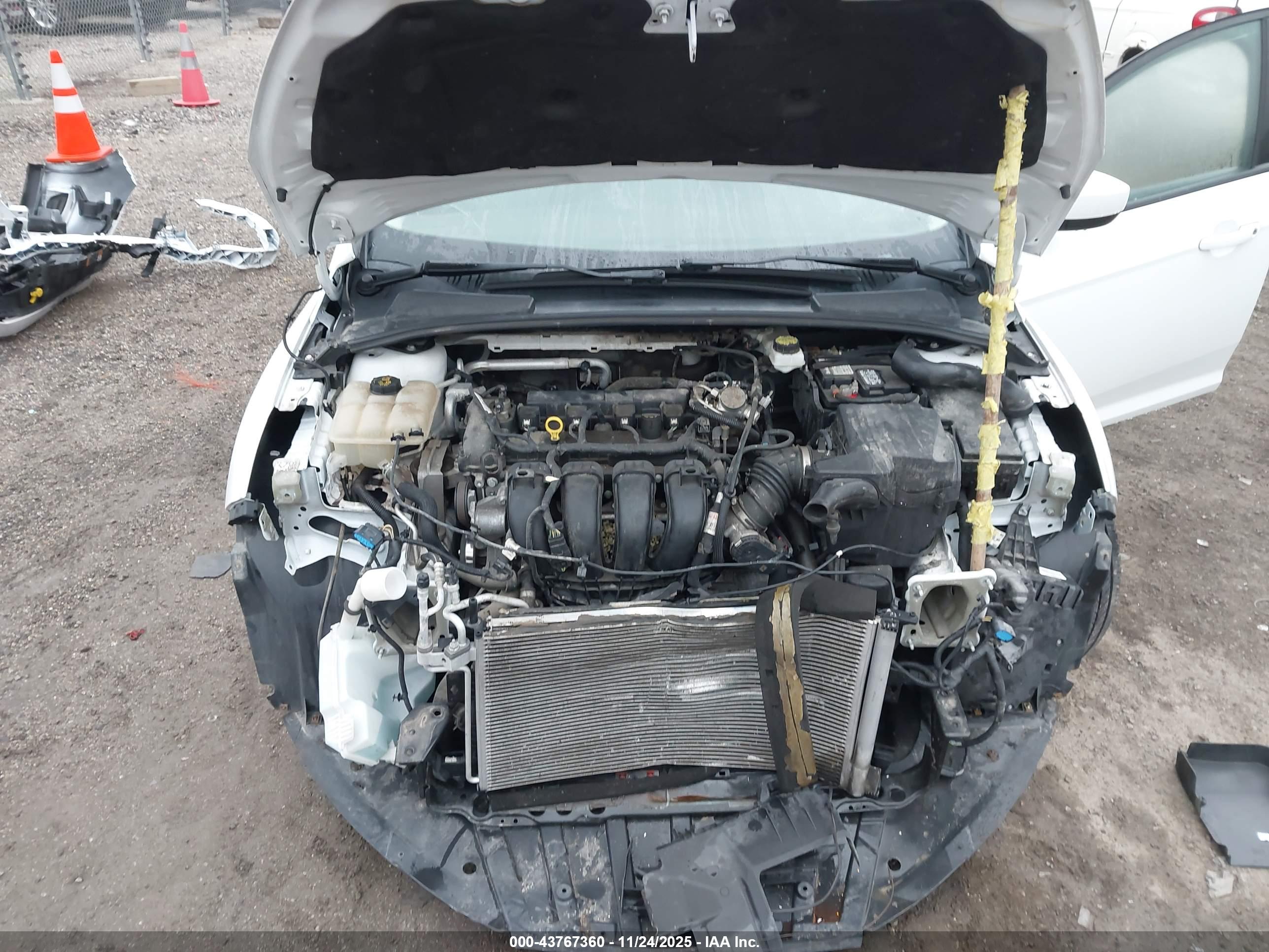 FORD FOCUS image 10