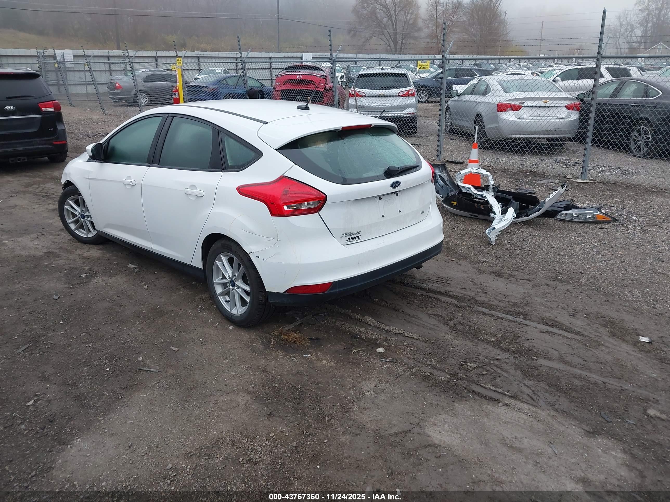 FORD FOCUS image 3