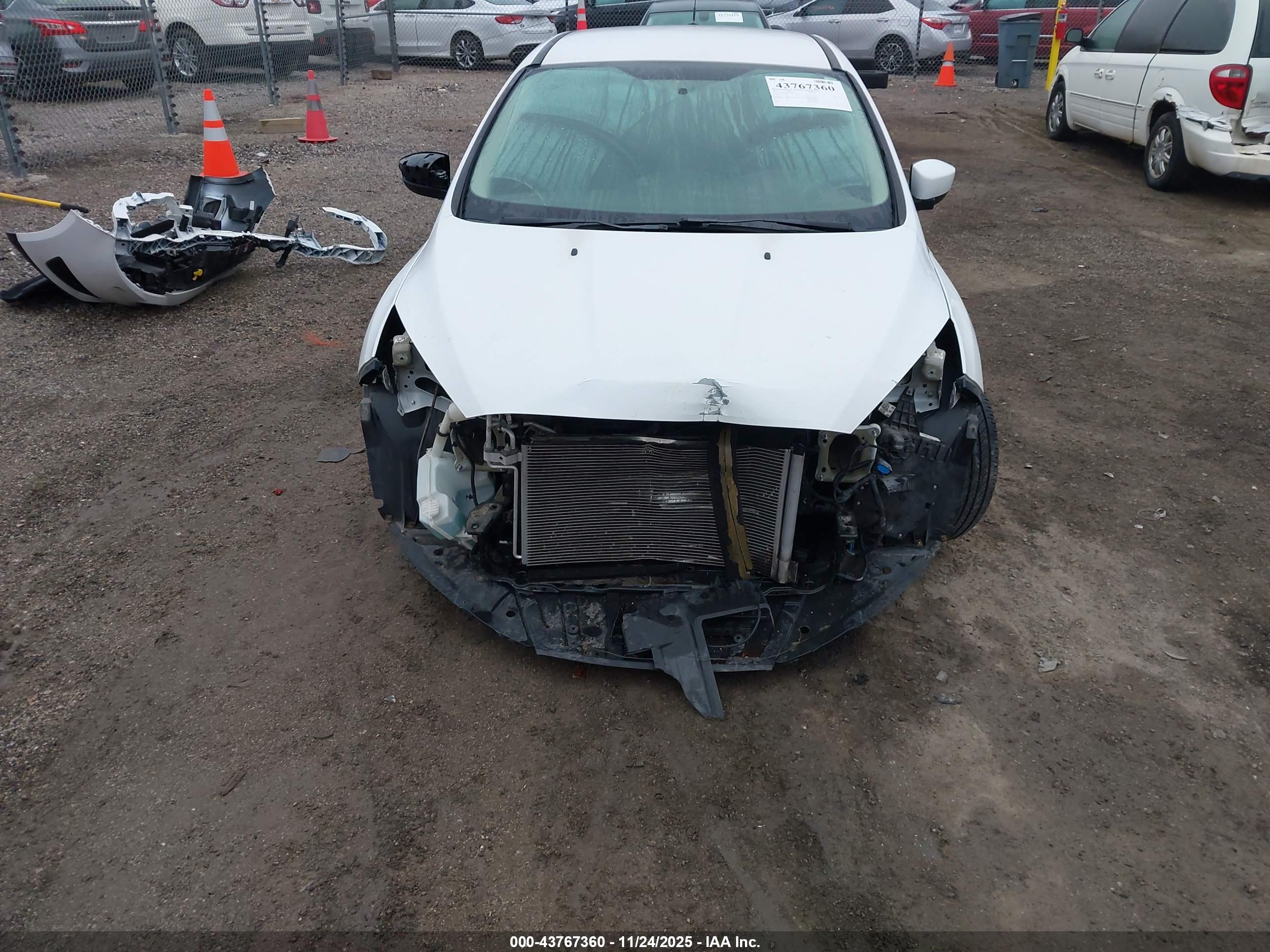 FORD FOCUS image 6