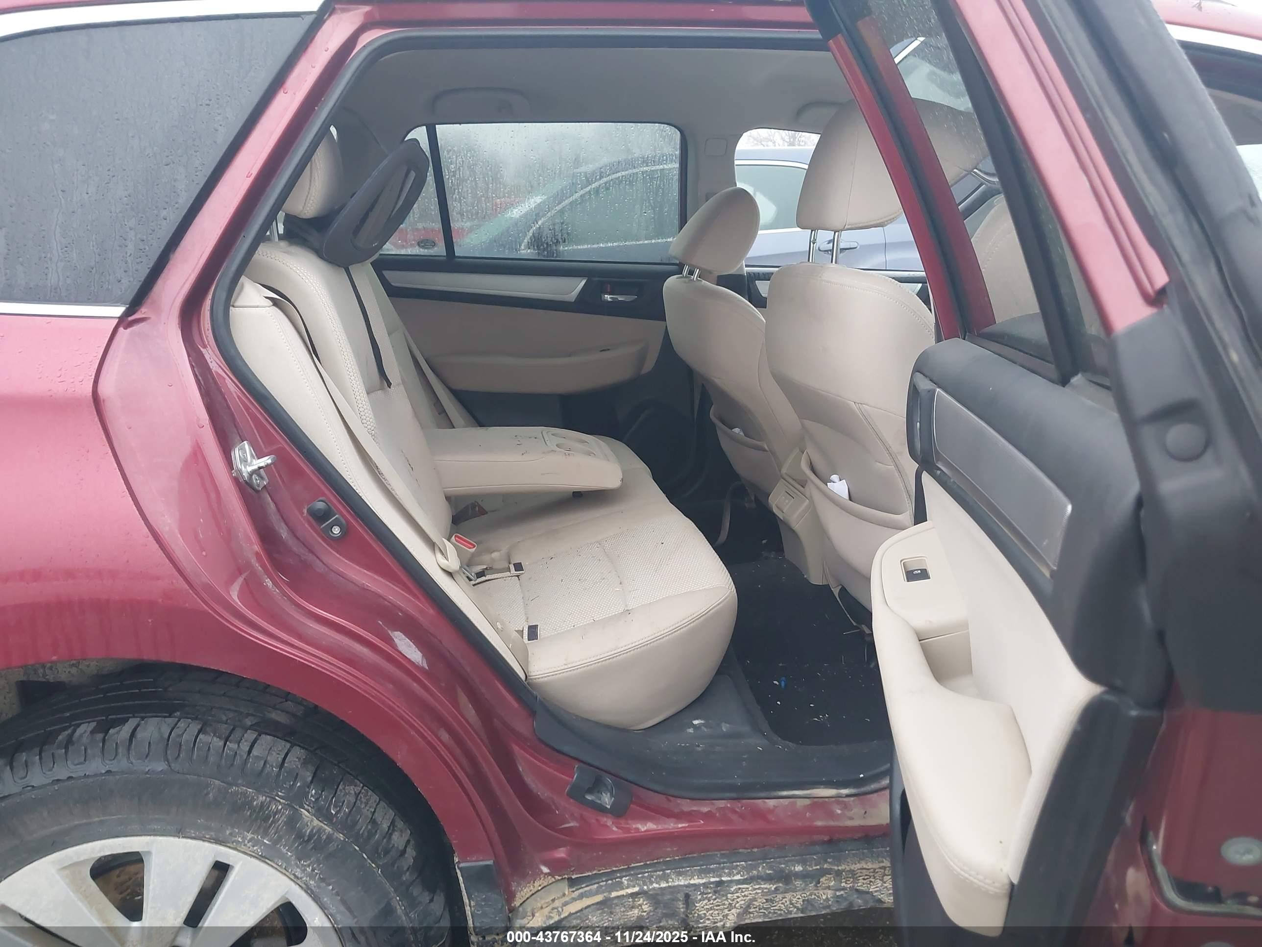 SUBARU OUTBACK image 8