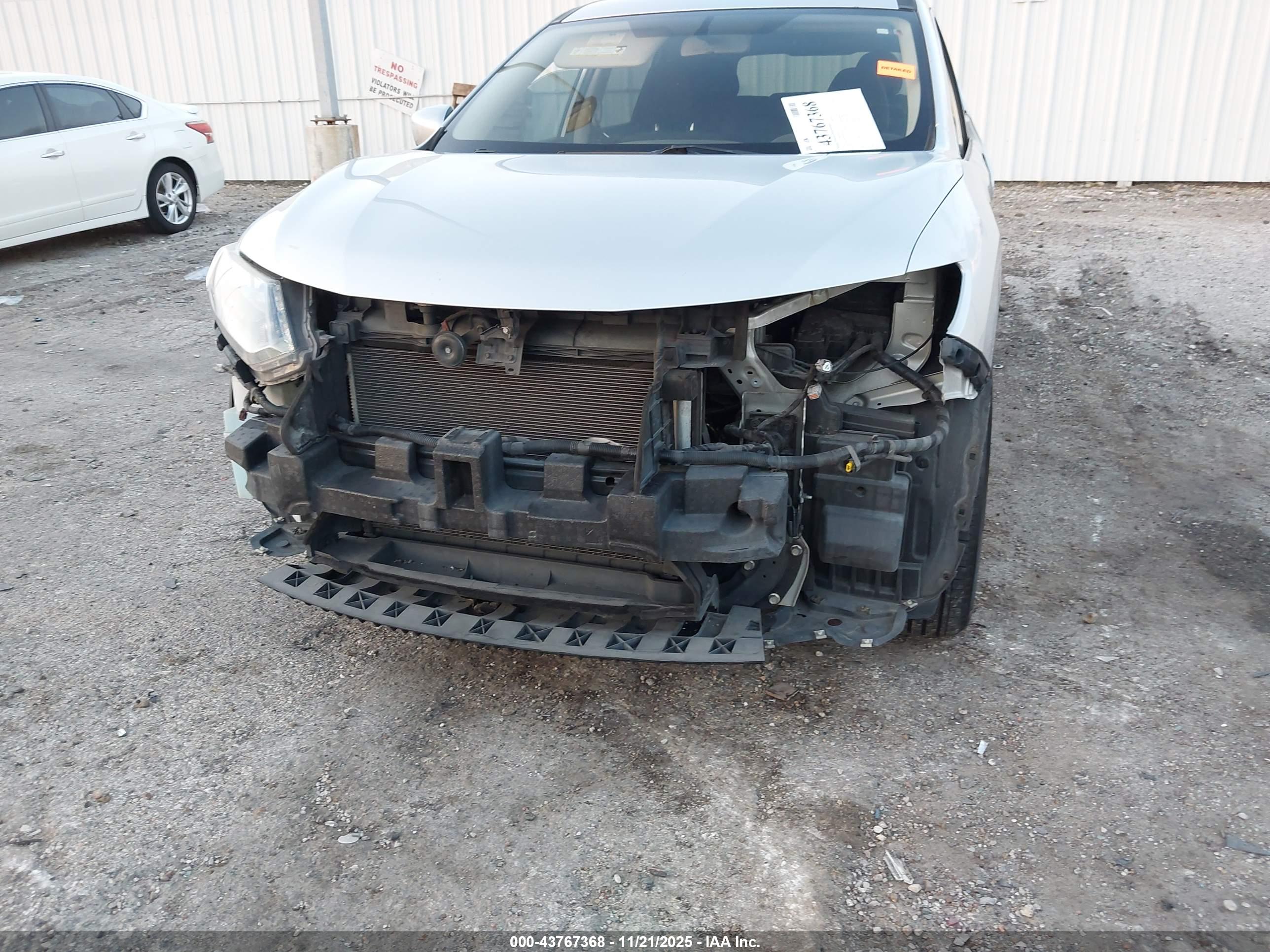 NISSAN ROGUE image 6