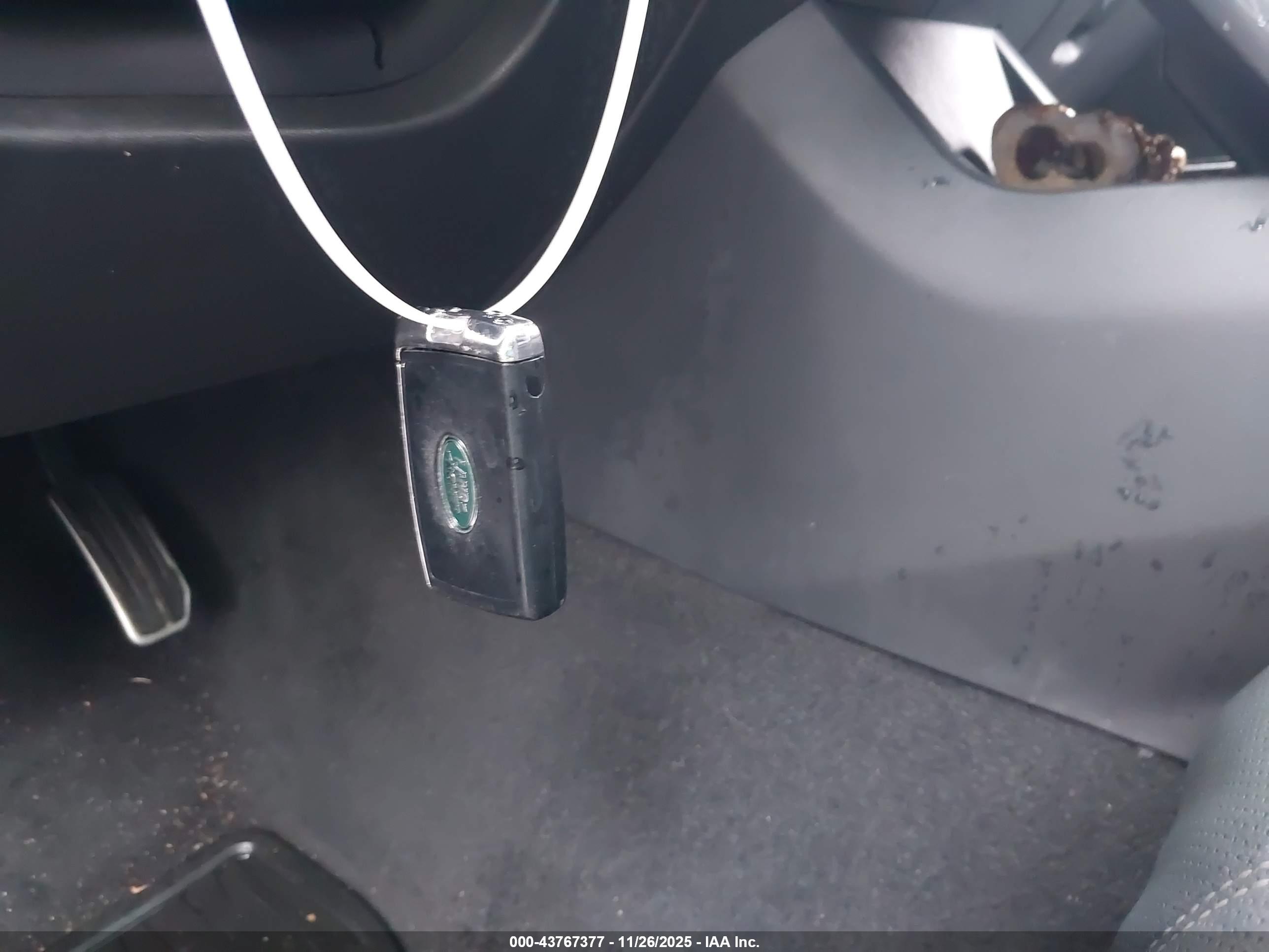 LAND ROVER image 11