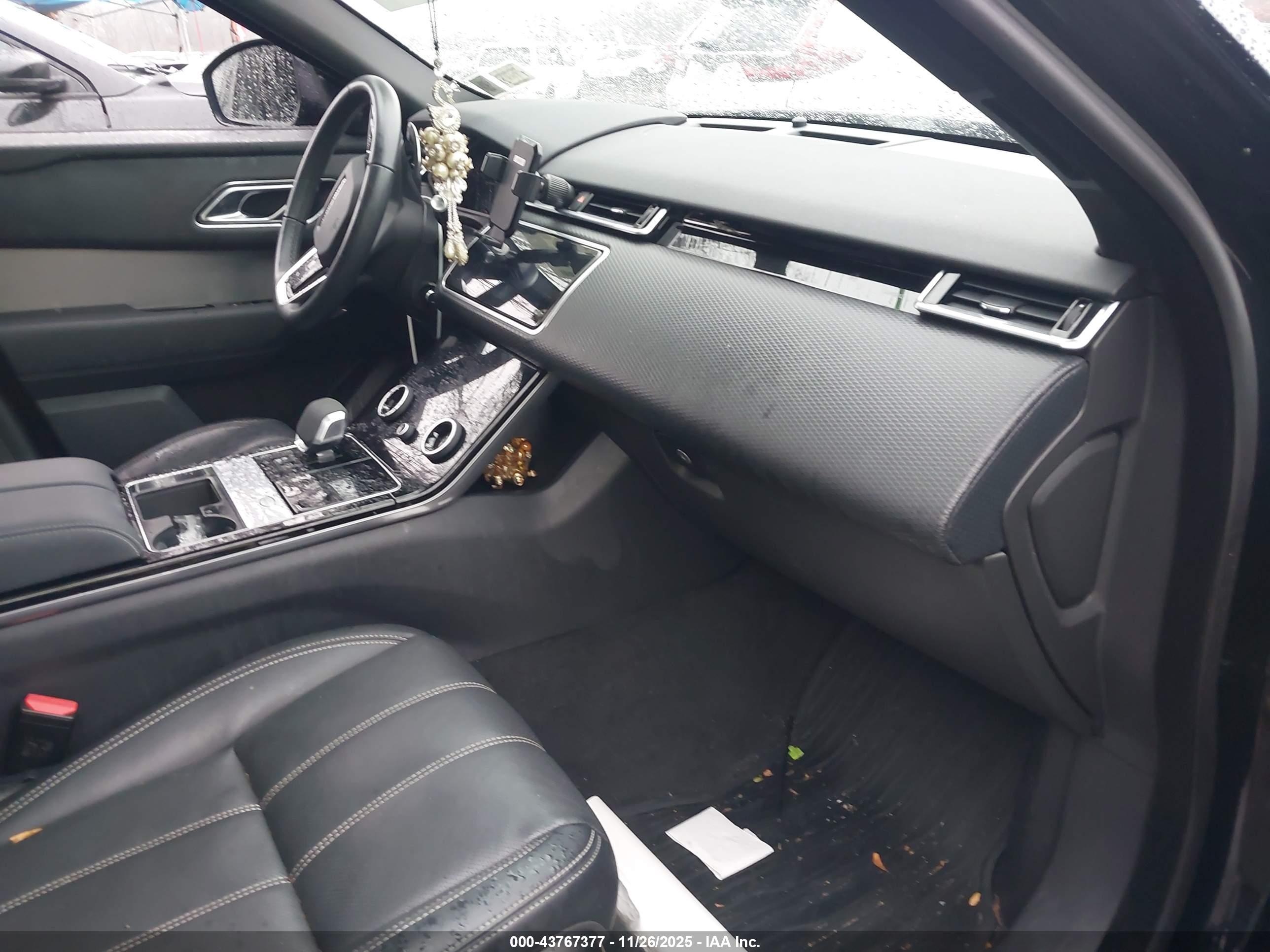 LAND ROVER image 5