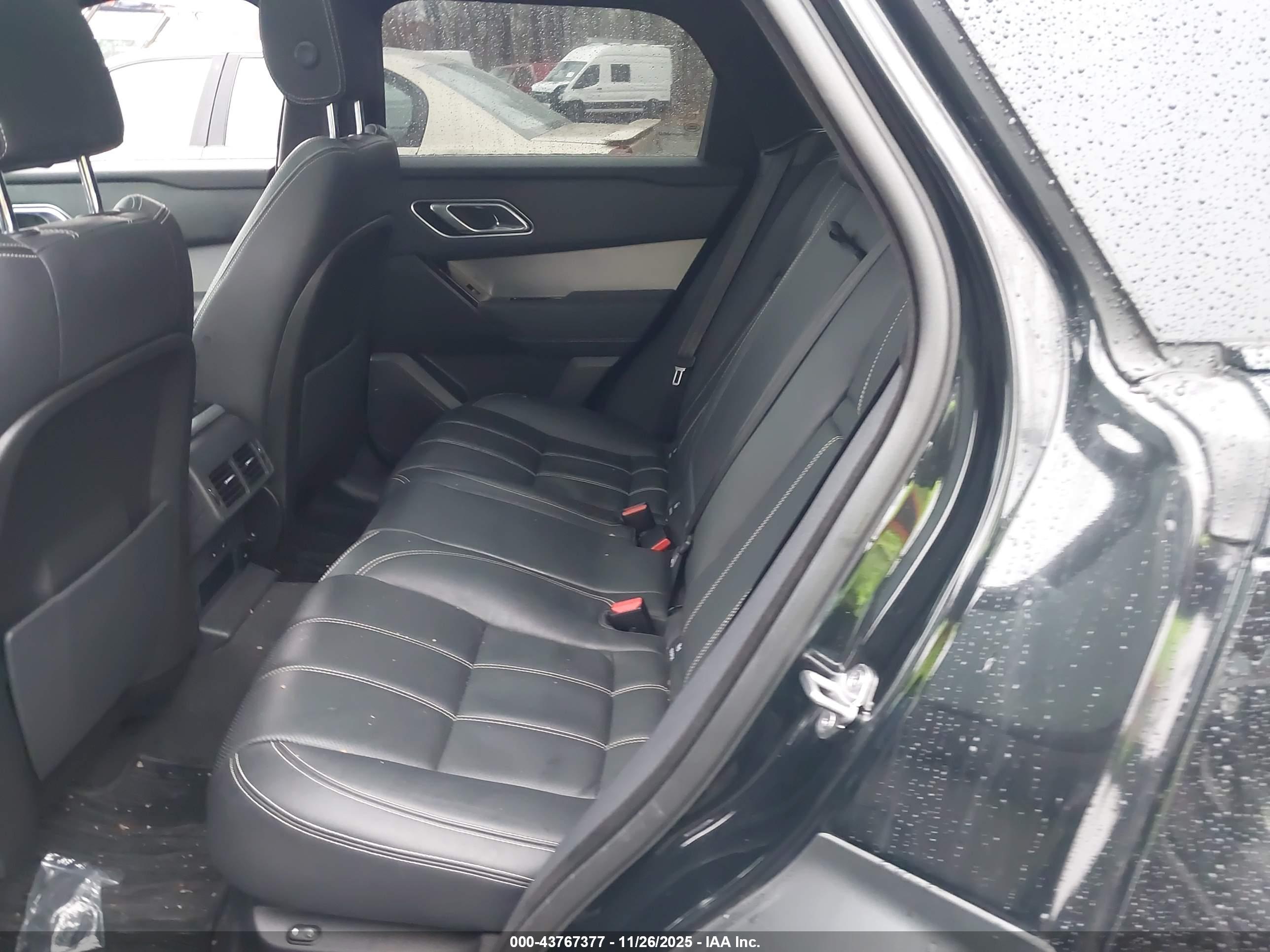LAND ROVER image 8