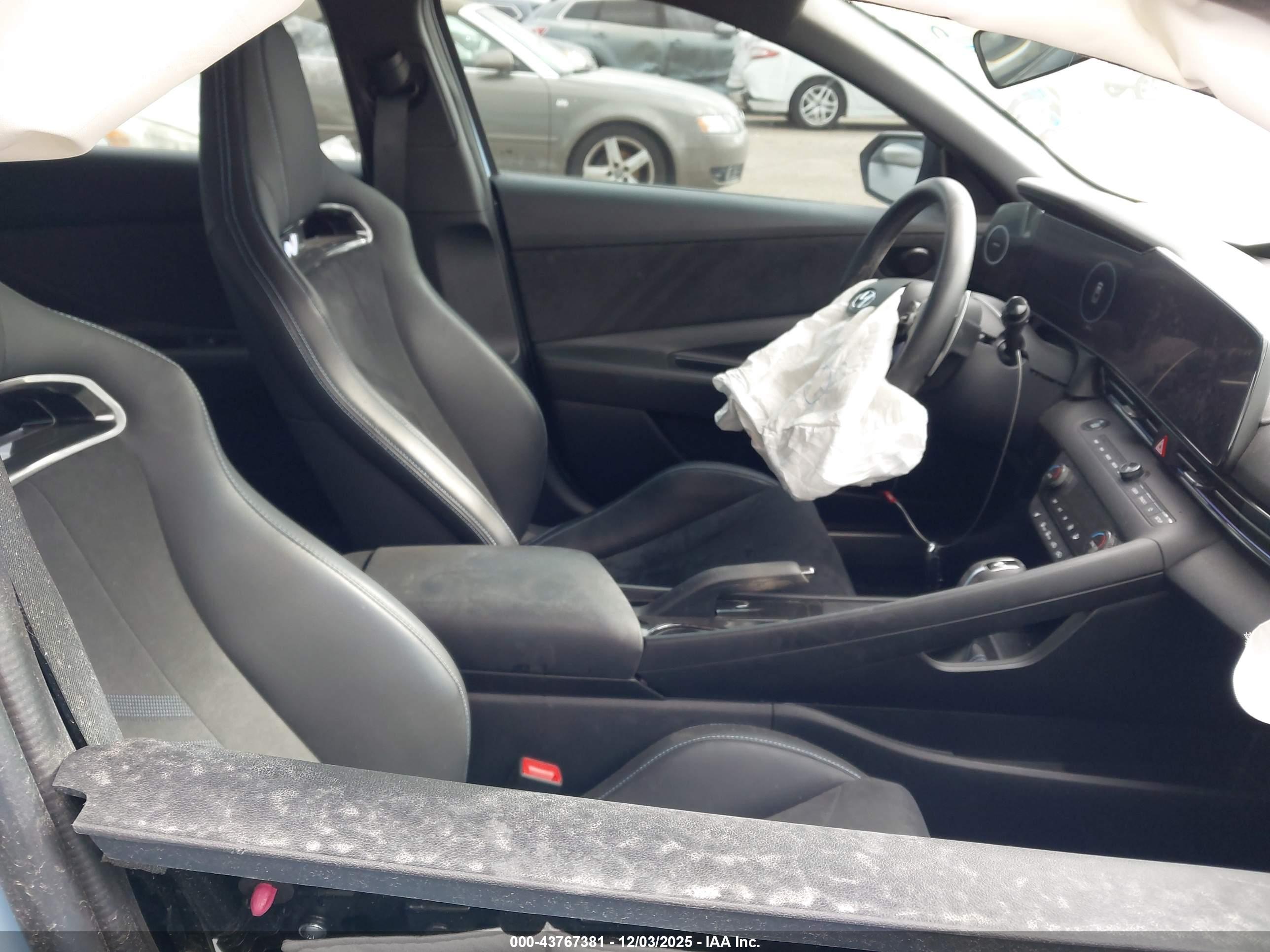 HYUNDAI ELANTRA image 5