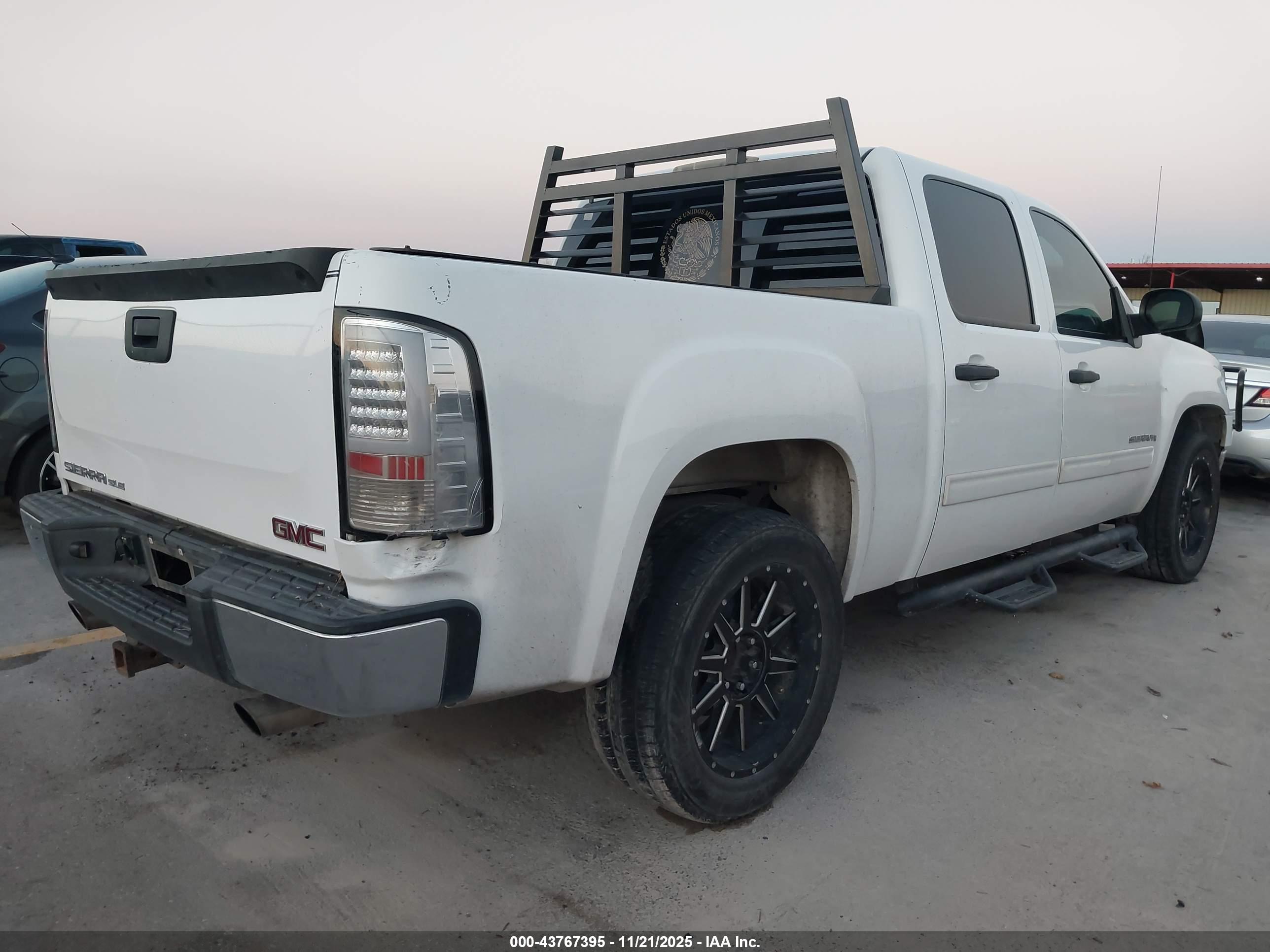 GMC SIERRA image 4