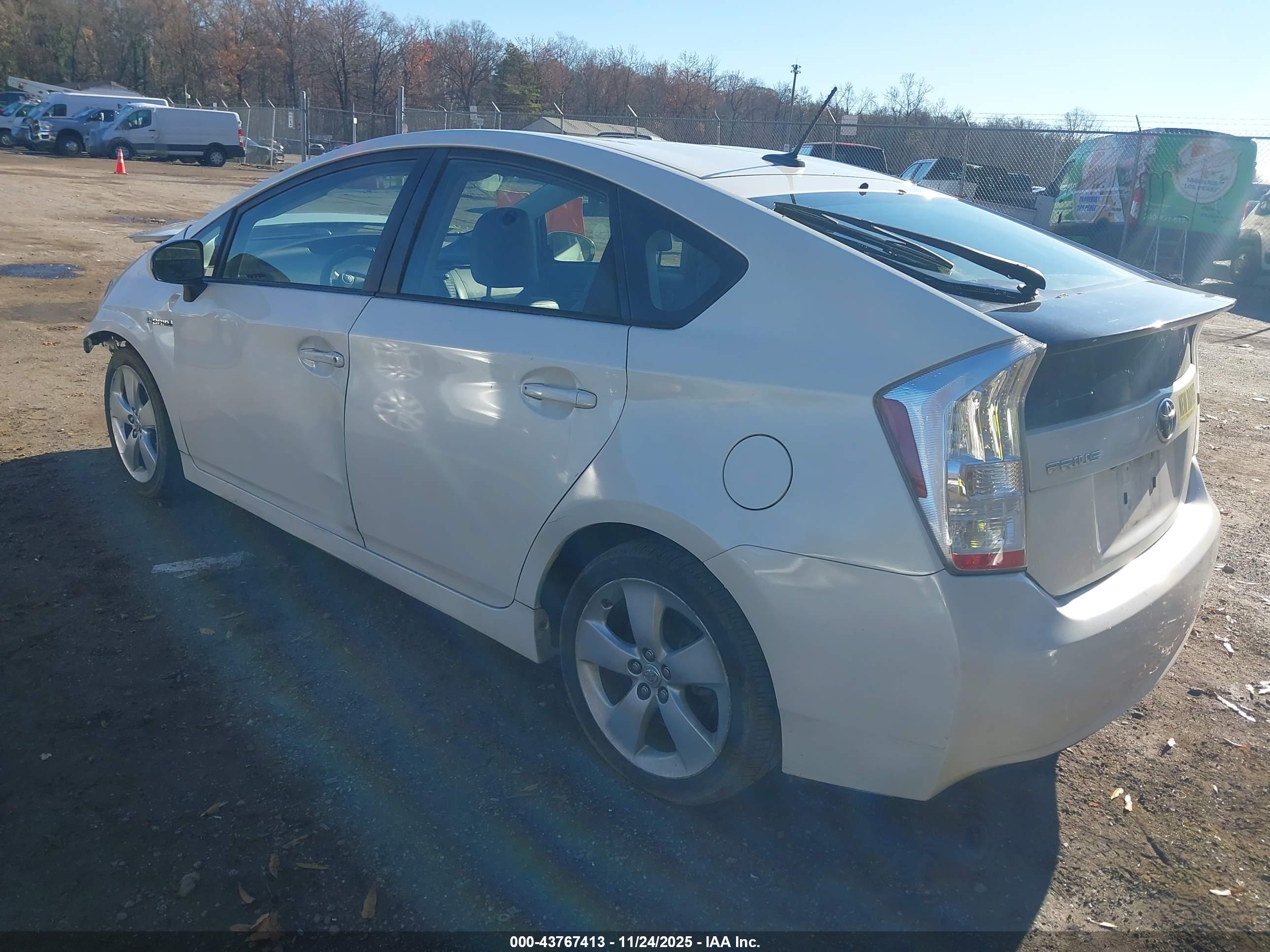 TOYOTA PRIUS image 3