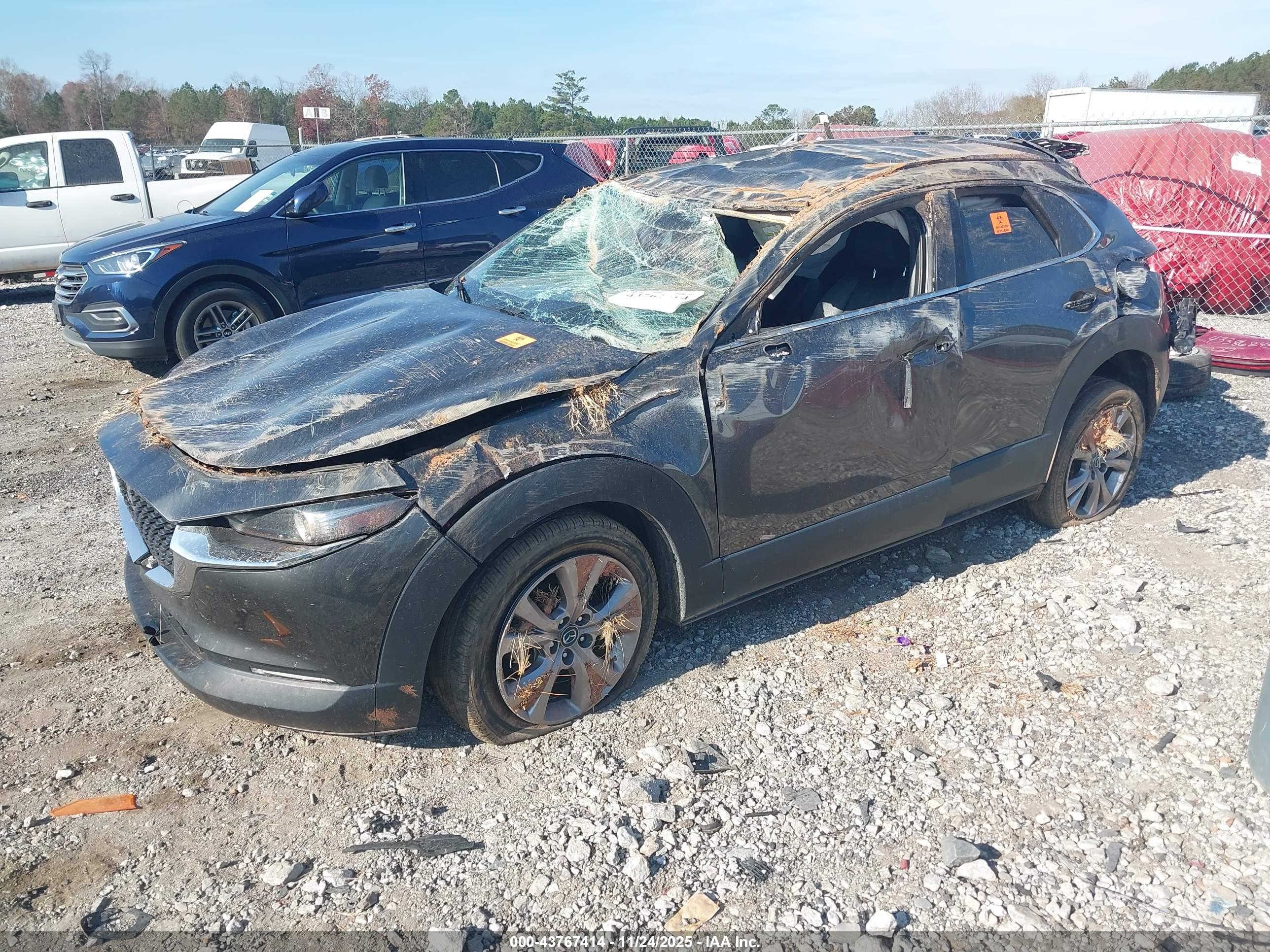 MAZDA CX-30 image 2