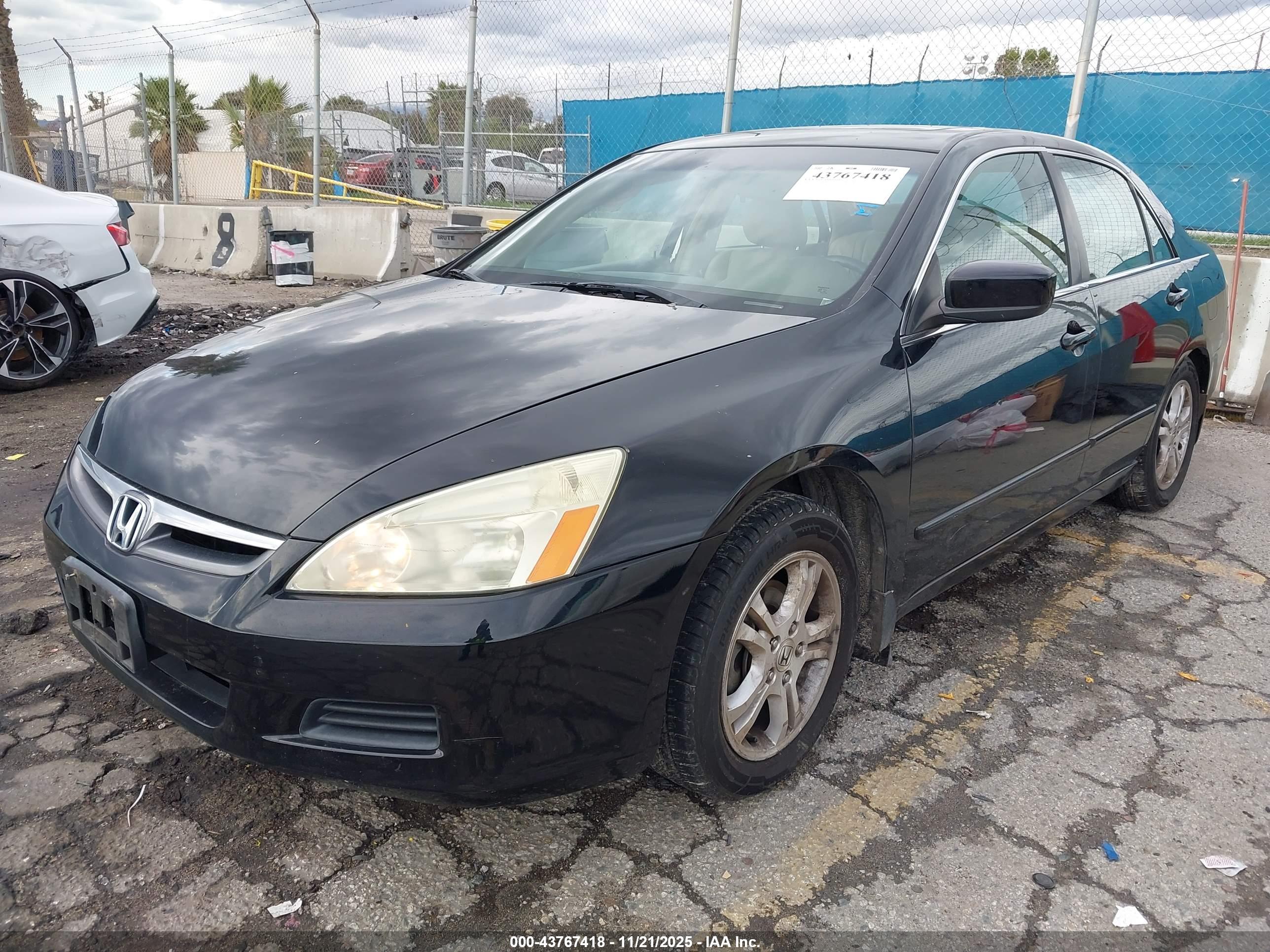 HONDA ACCORD image 2