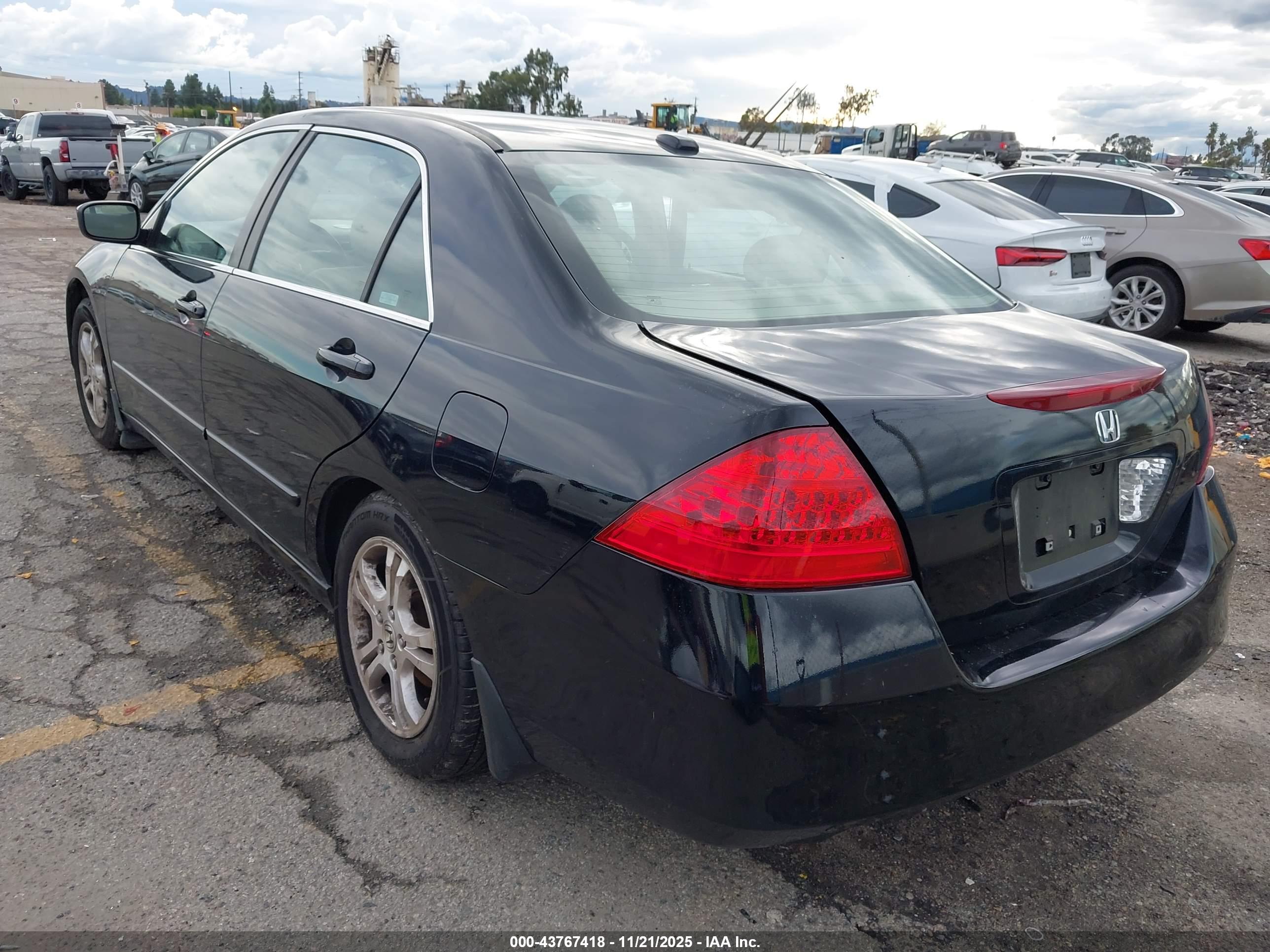 HONDA ACCORD image 3