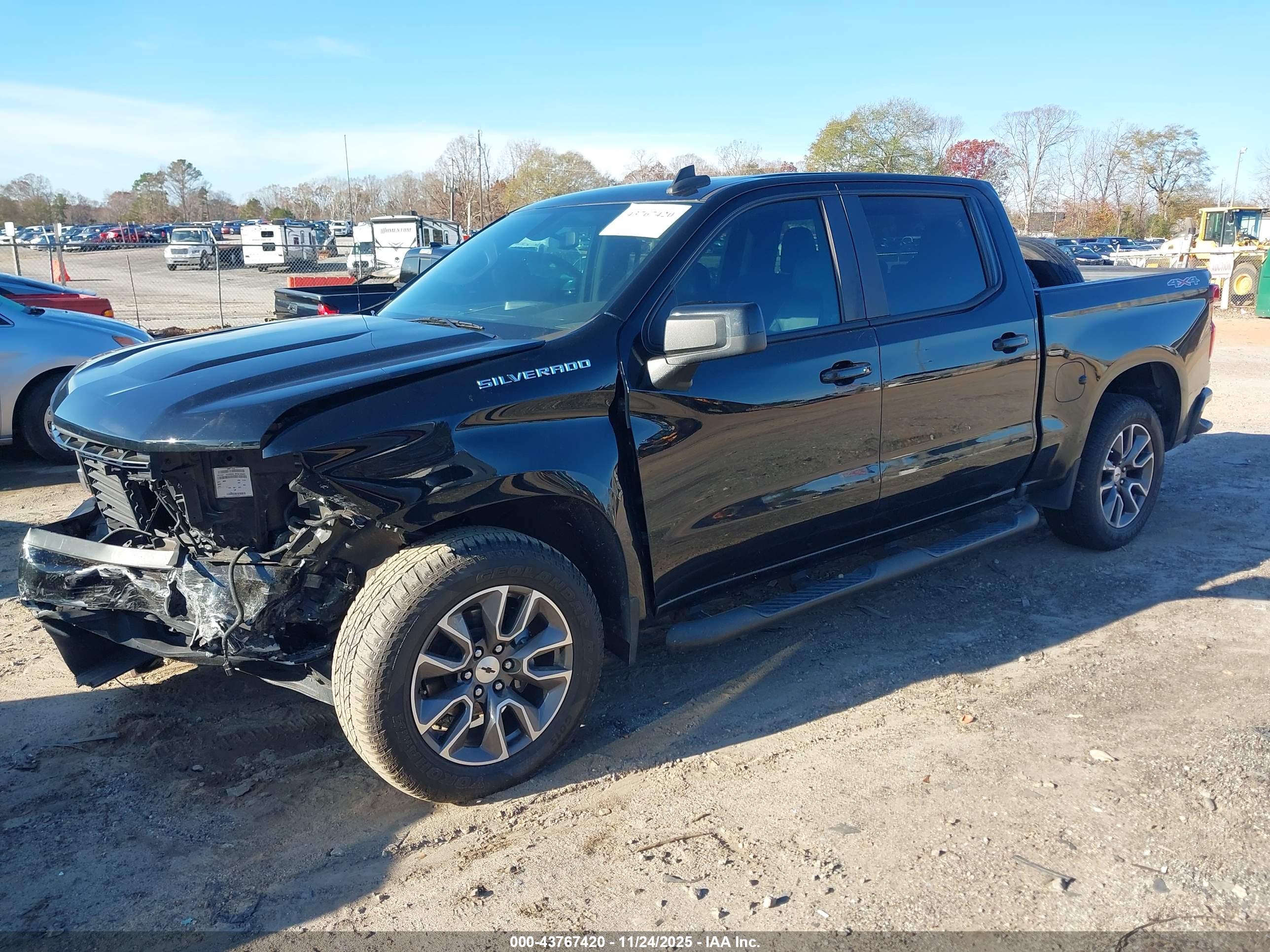 CHEVROLET SILVERADO image 2