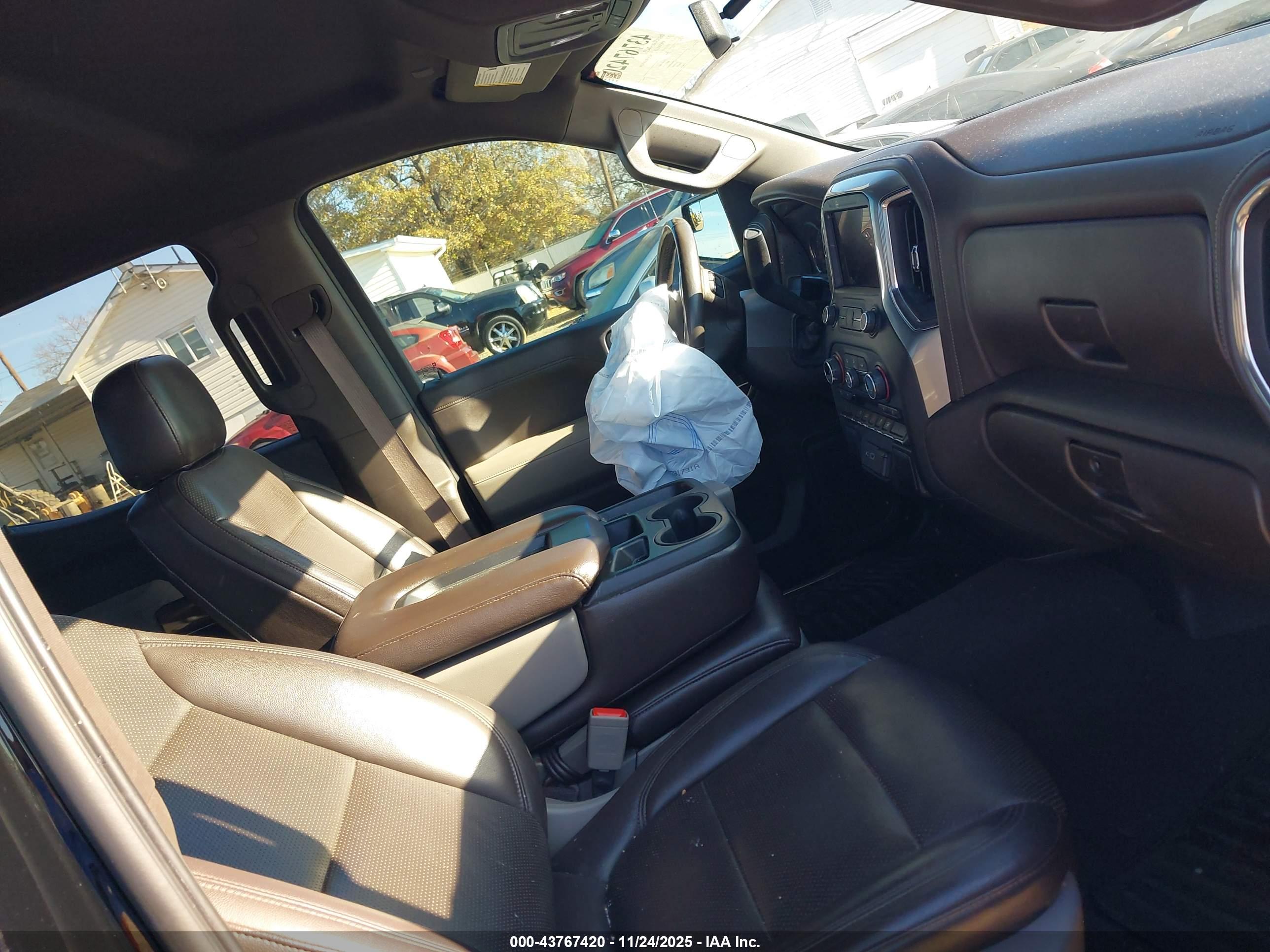 CHEVROLET SILVERADO image 5