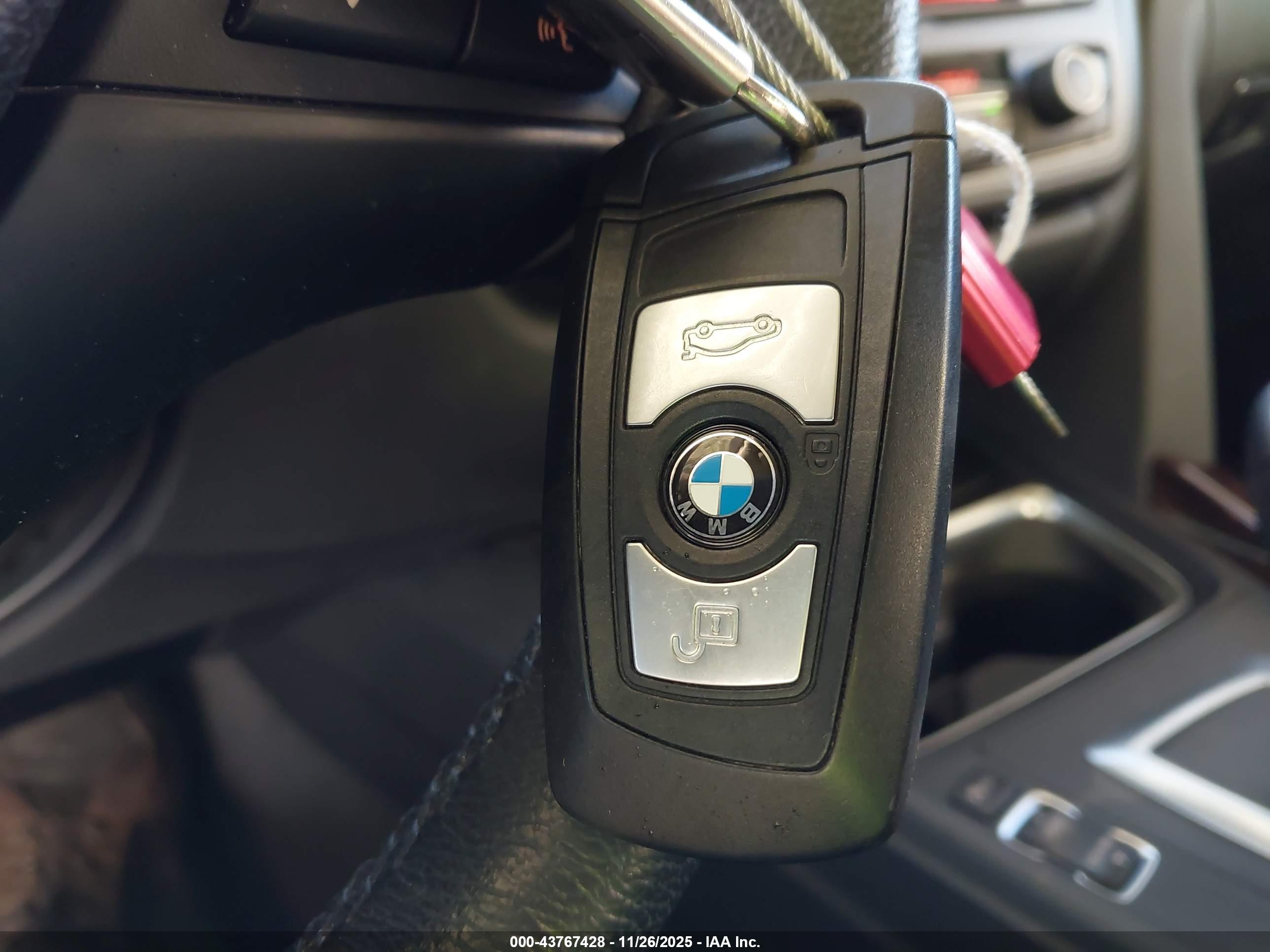 BMW 320I image 11
