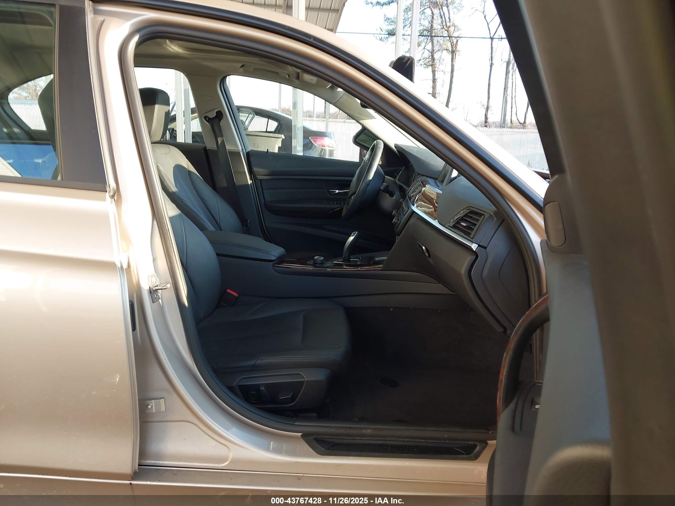 BMW 320I image 5
