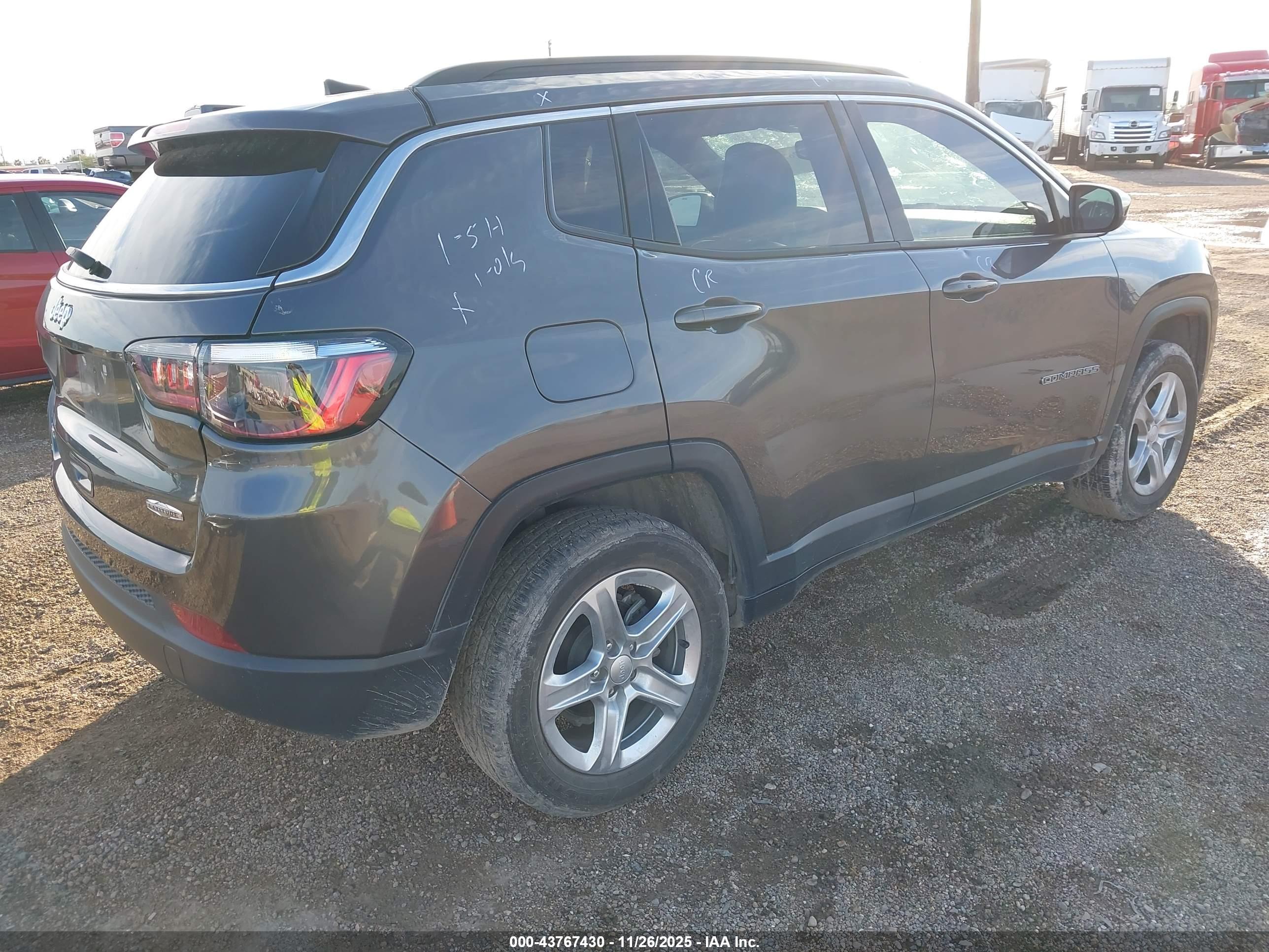 JEEP COMPASS image 4