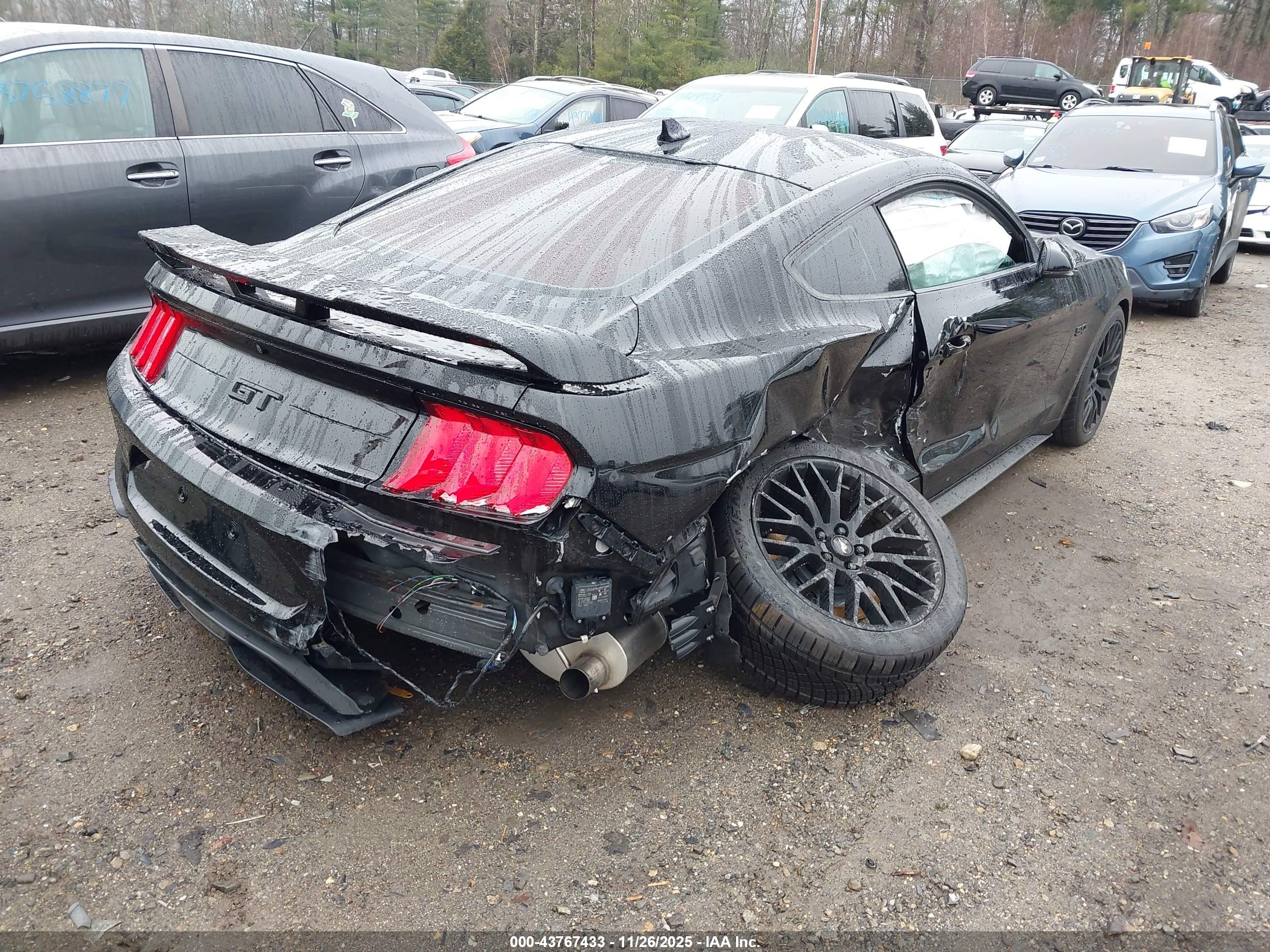 FORD MUSTANG image 4