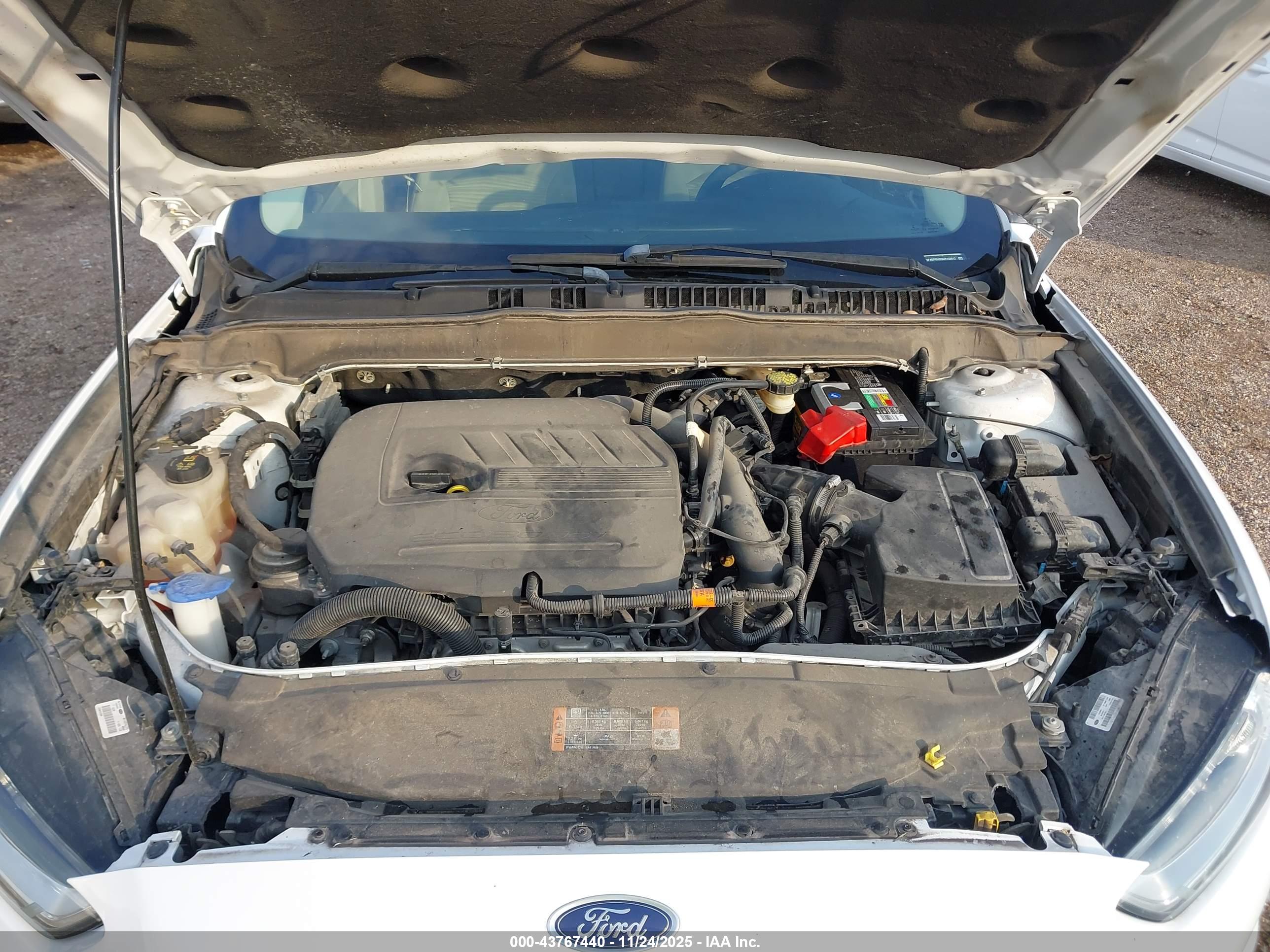 FORD FUSION image 10