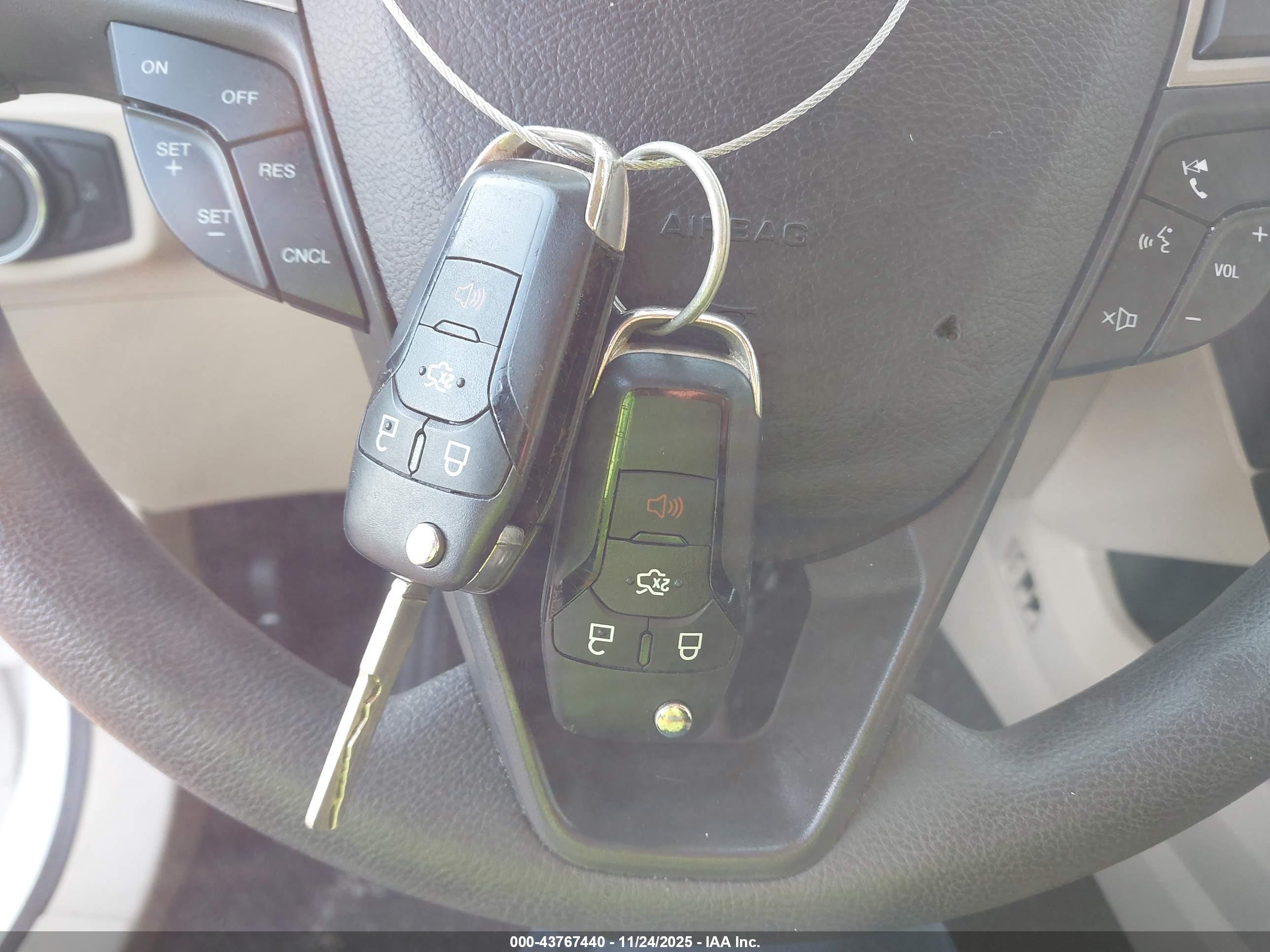 FORD FUSION image 11