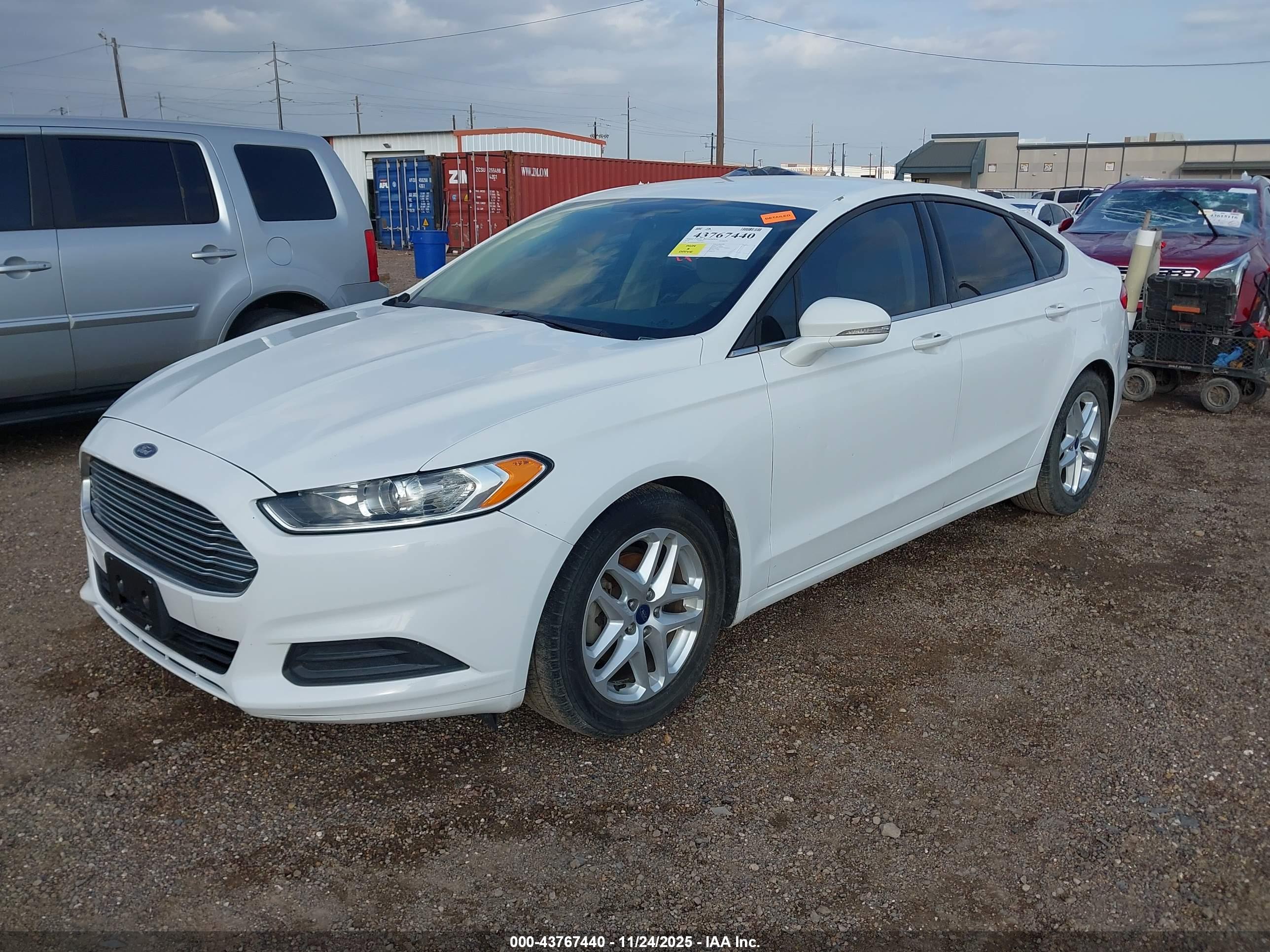 FORD FUSION image 2