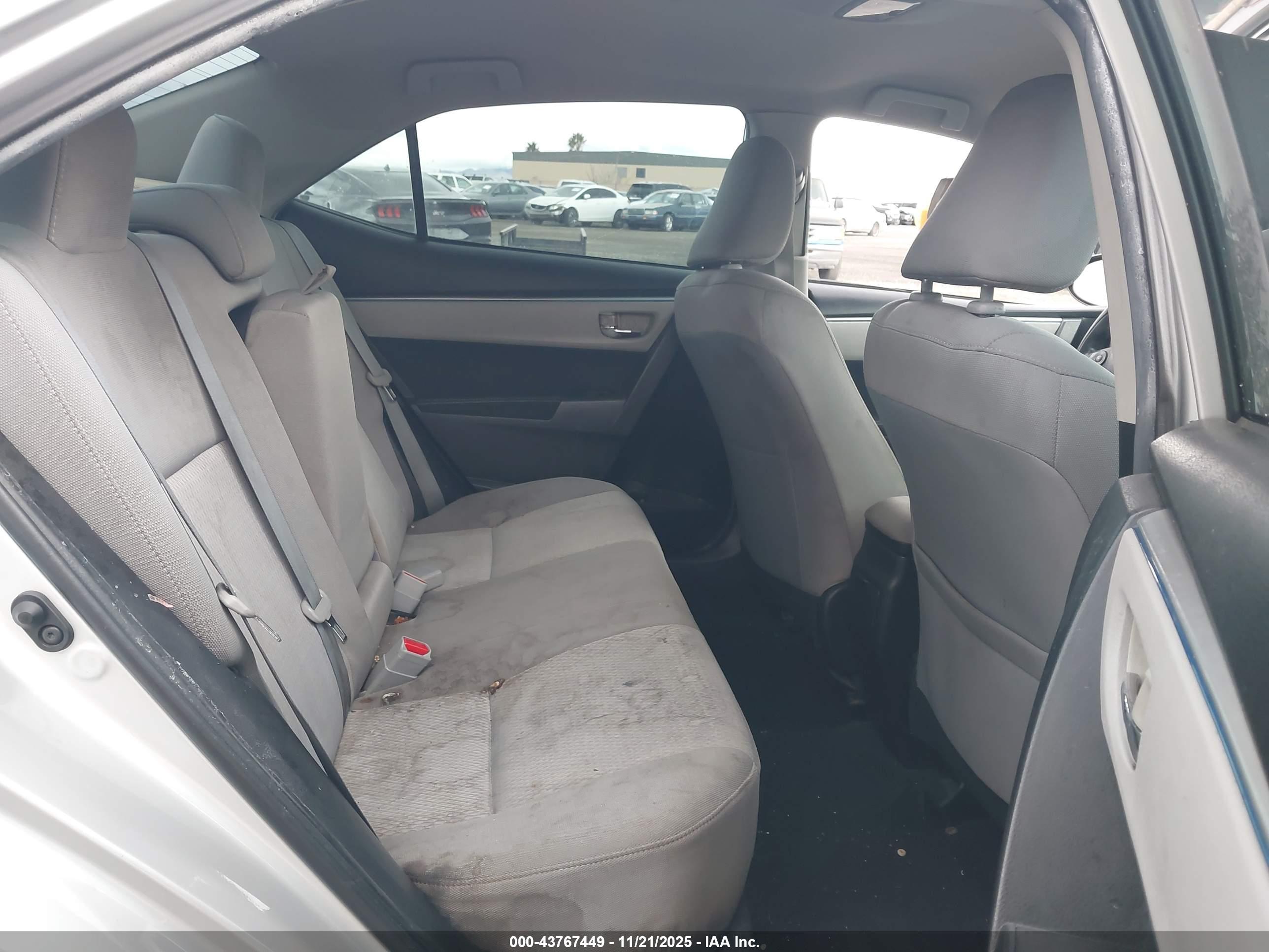TOYOTA COROLLA image 8