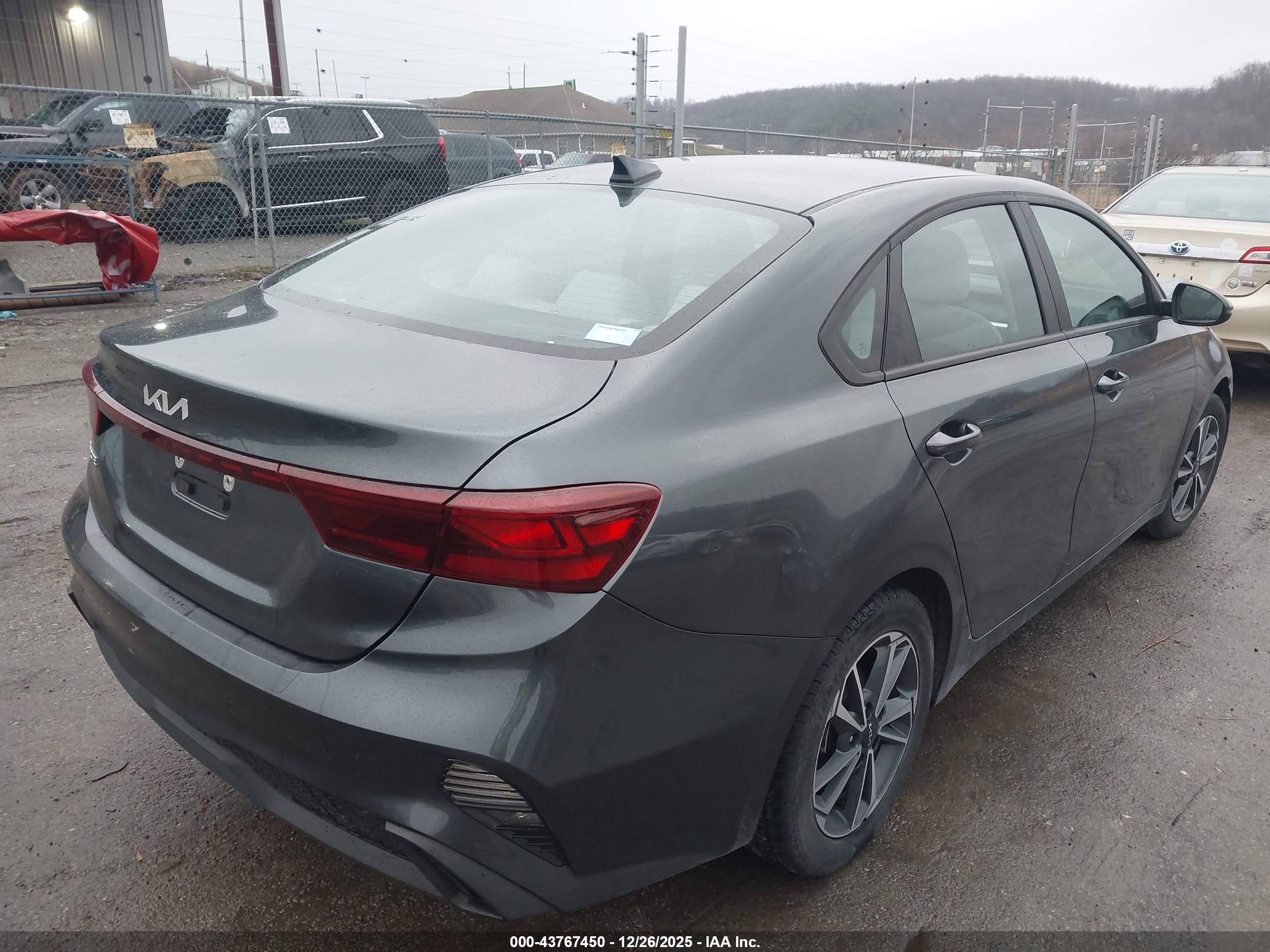 KIA FORTE image 4